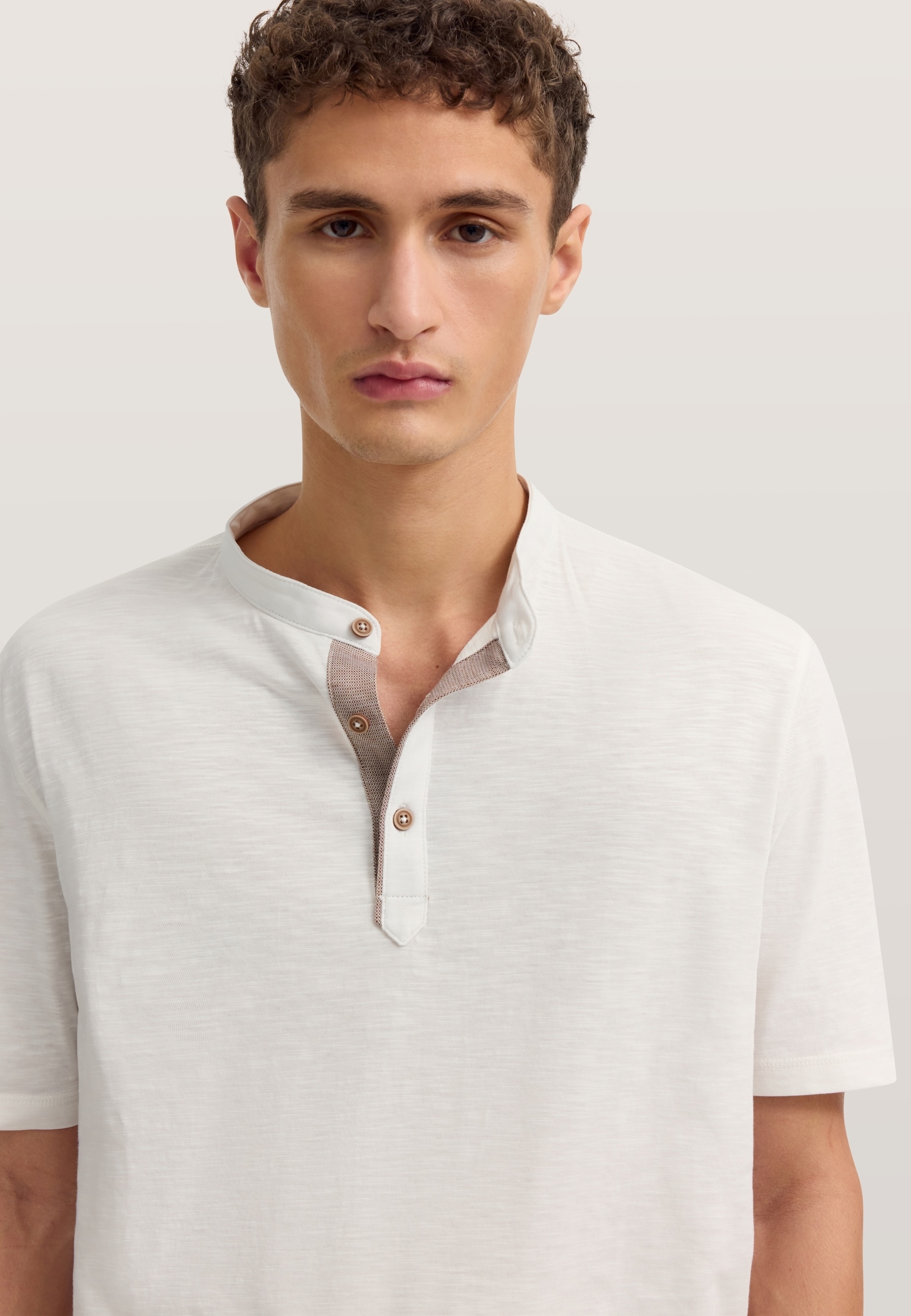 bugatti Poloshirt mit einem Stehkragen