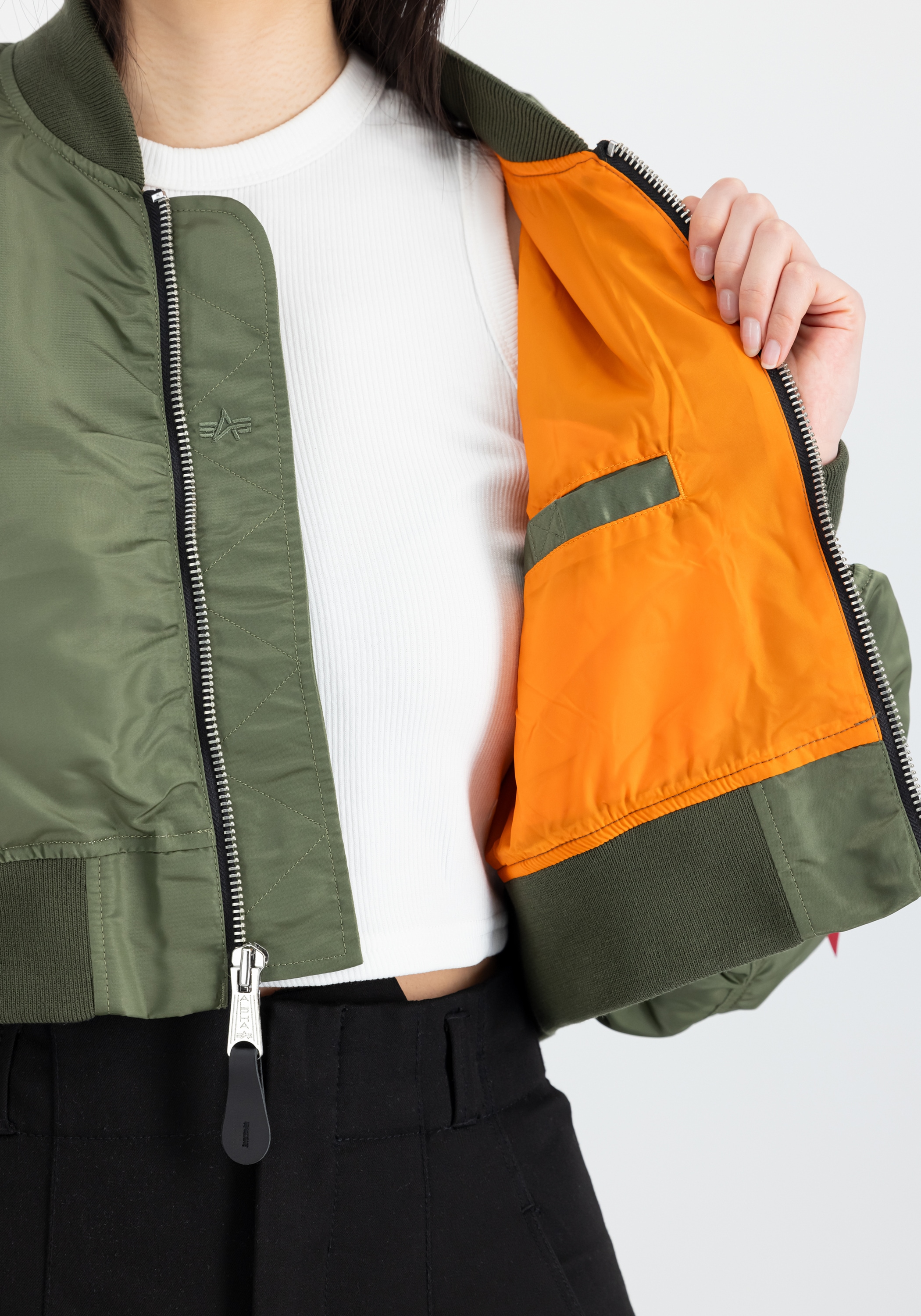 Alpha Industries Bomberjacke »Alpha Industries Women - Bomber Jackets MA-1 Boxy Wmn«