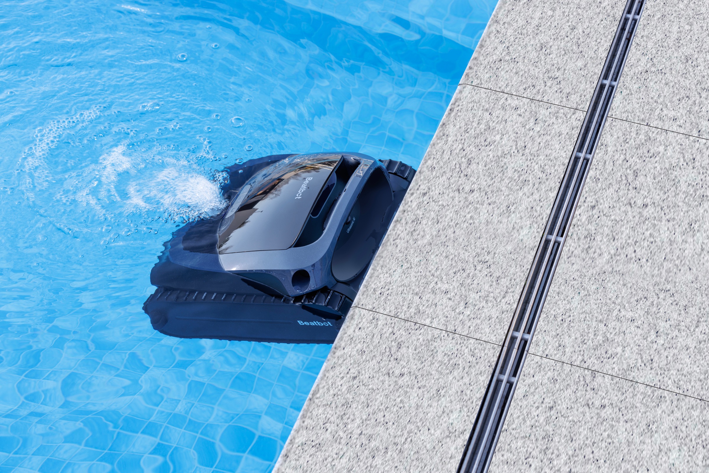 Beatbot Poolroboter »AquaSense 2« Der weltweit erste 3-in-1-Roboter-Poolreiniger
mit Parkfunktion