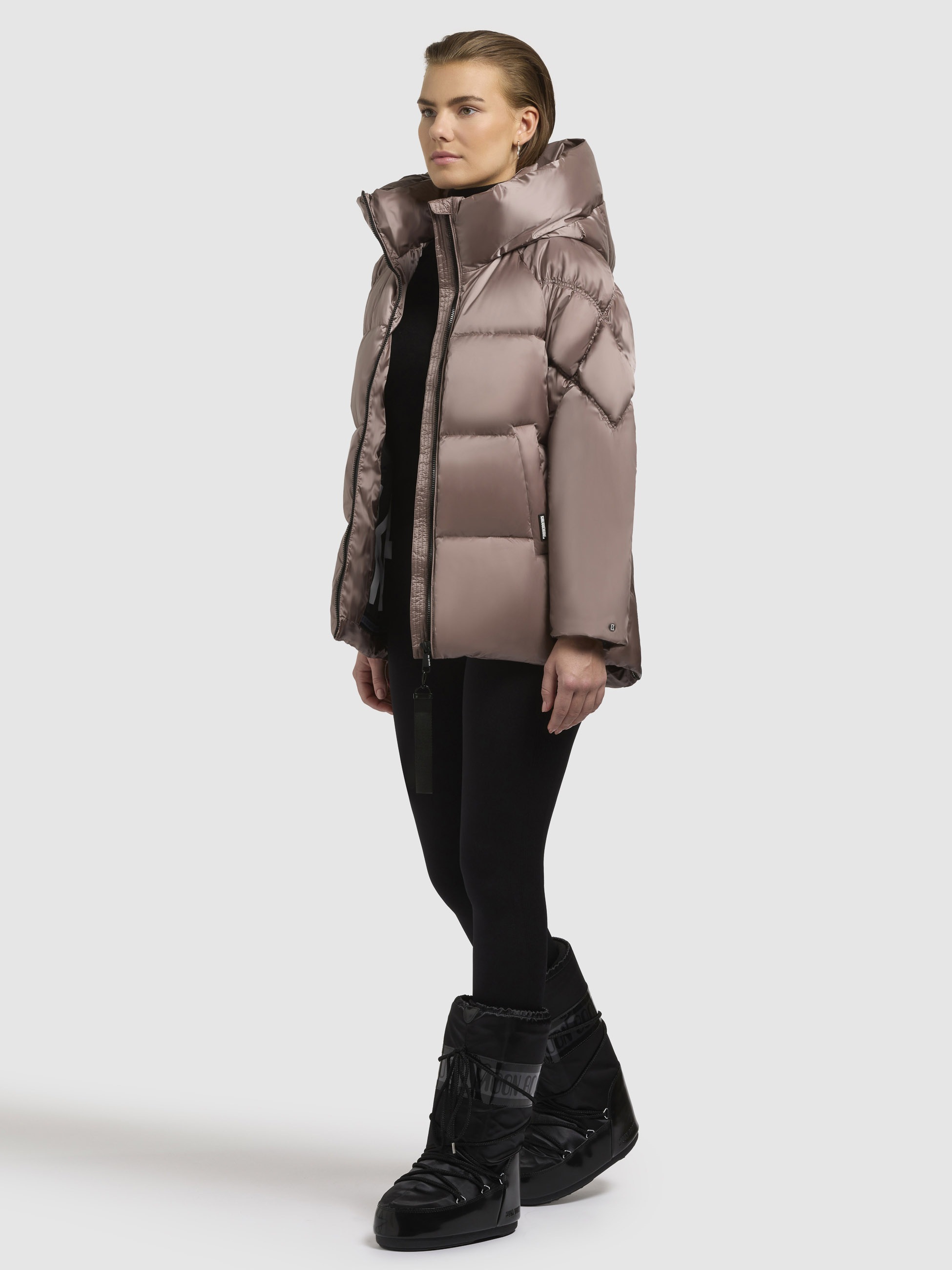 khujo Steppjacke »ISETT«, mit Kapuze