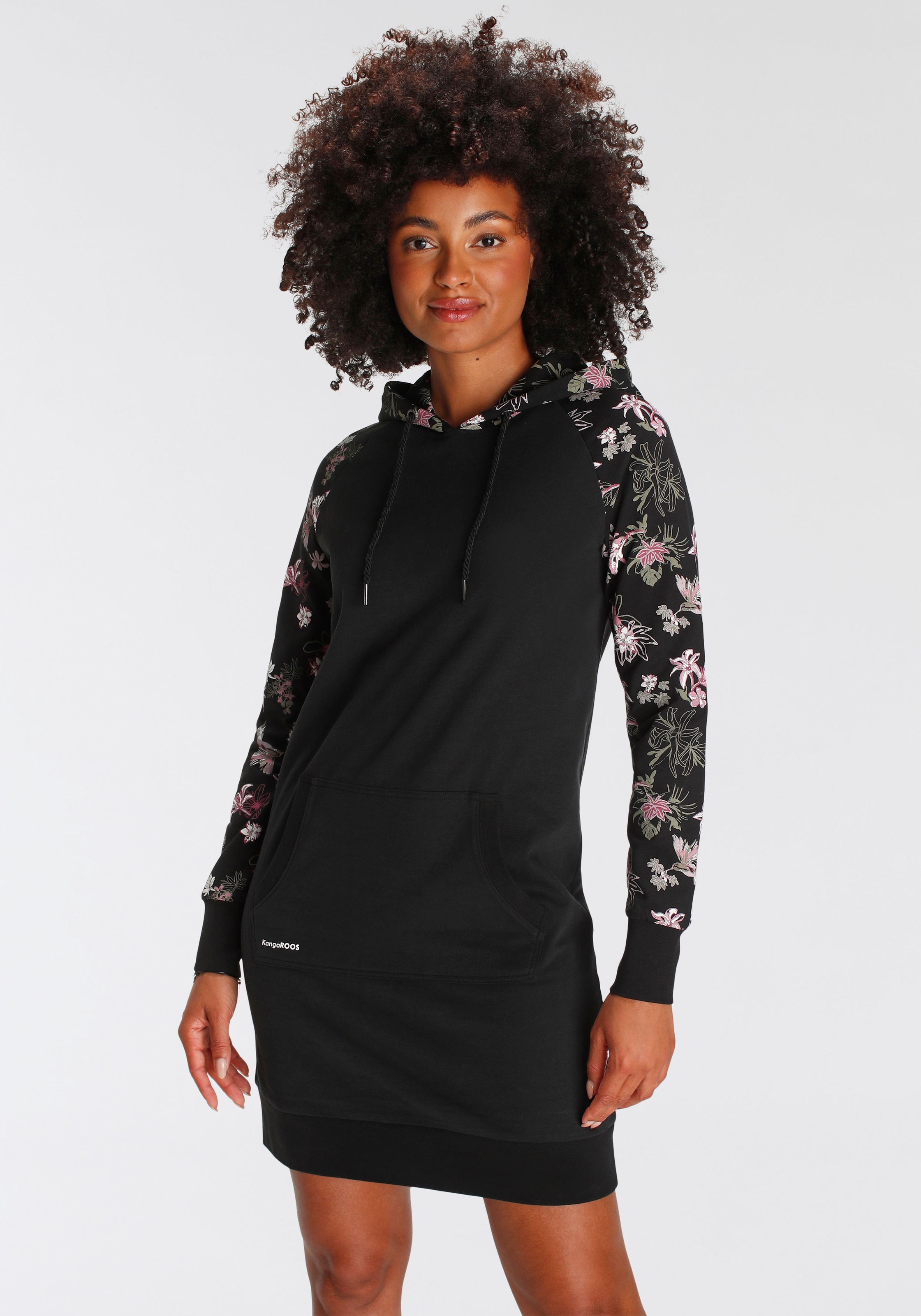 KangaROOS Sweatkleid Kängurutasche knielang, figurumspielend, aus angeraute günstig online kaufen