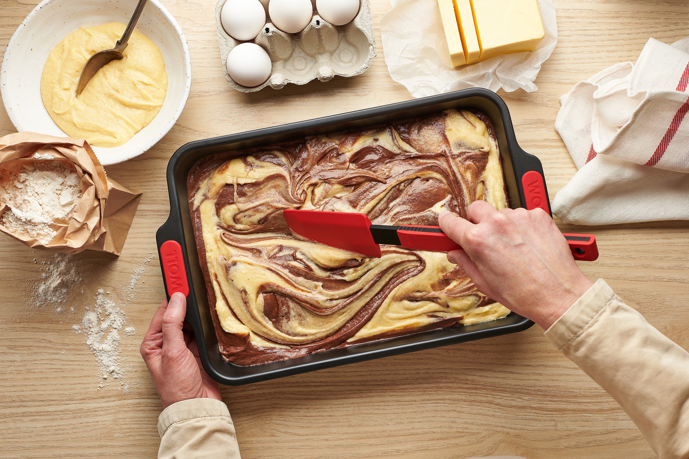 WOLL Auflaufform »Let's Bake!« Stahl 2 Stk. tlg. mit Antihaftversiegelung und integrierten Silikongriffen