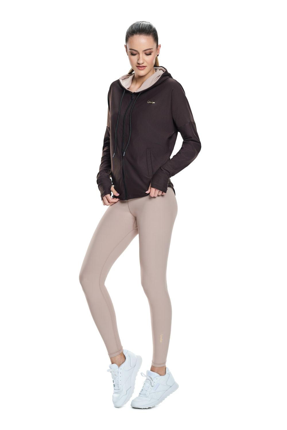 Winshape Trainingsjacke »Functional Comfort Jacket J008C«, mit Ton-in-Ton-Farbakzent