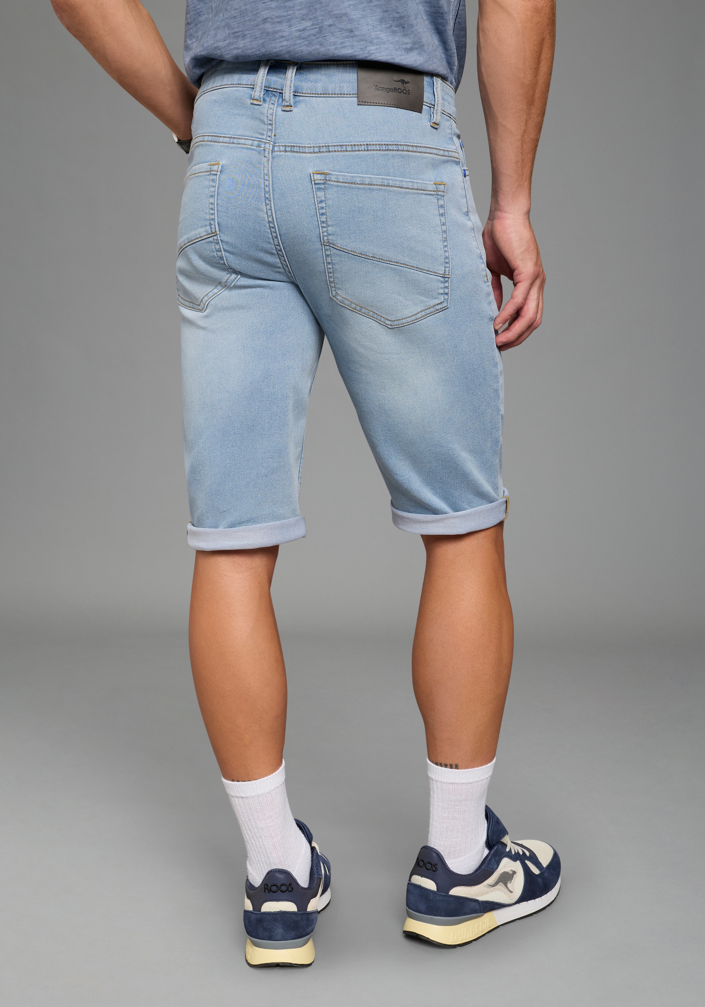 KangaROOS Jogg-Jeansbermudas Regular Fit, gerade geschnittenes Bein
