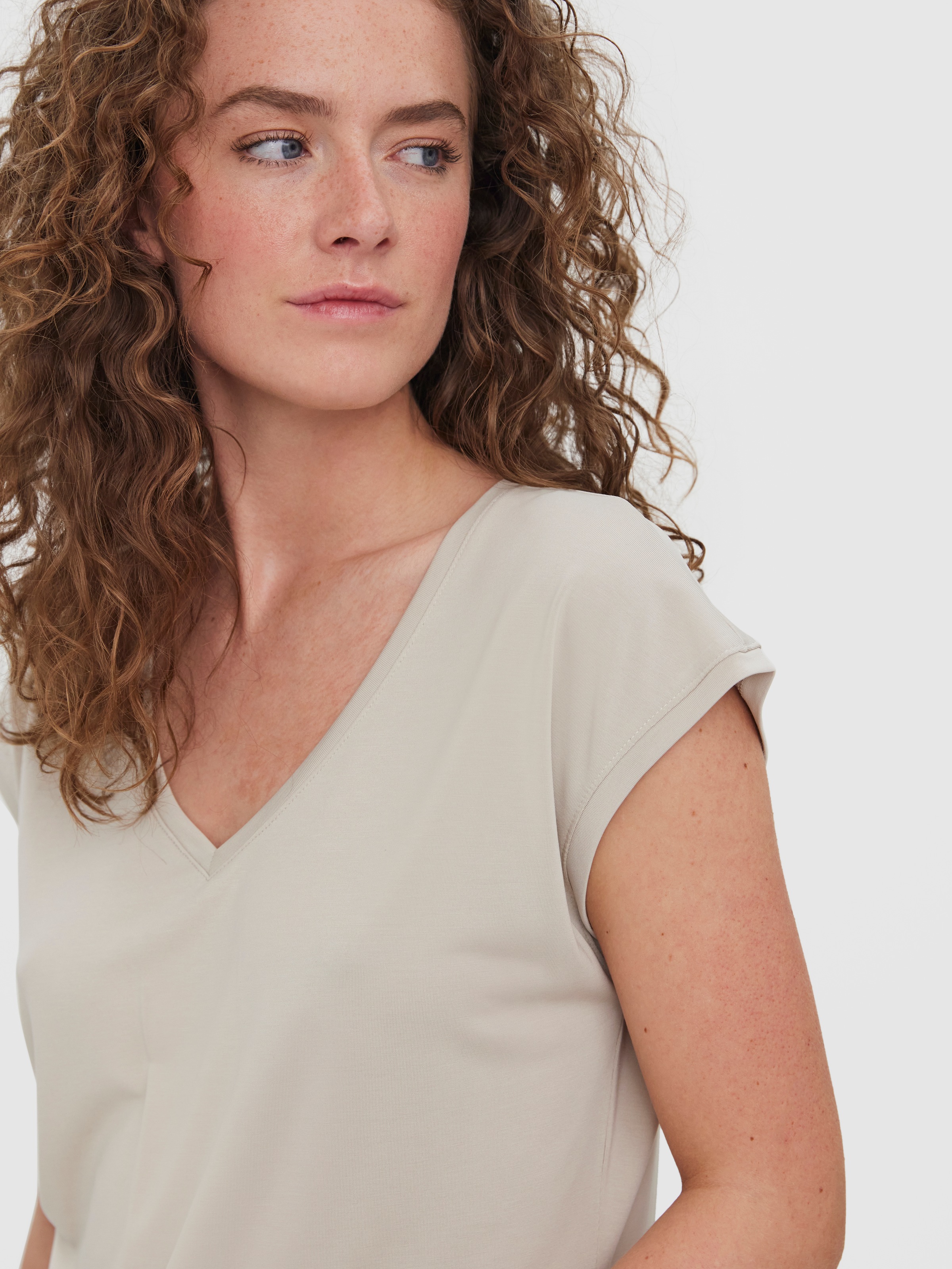 Vero Moda "VMFILLI SS V-NECK TEE GA NOOS" Materialmix, relaxed fit günstig online kaufen