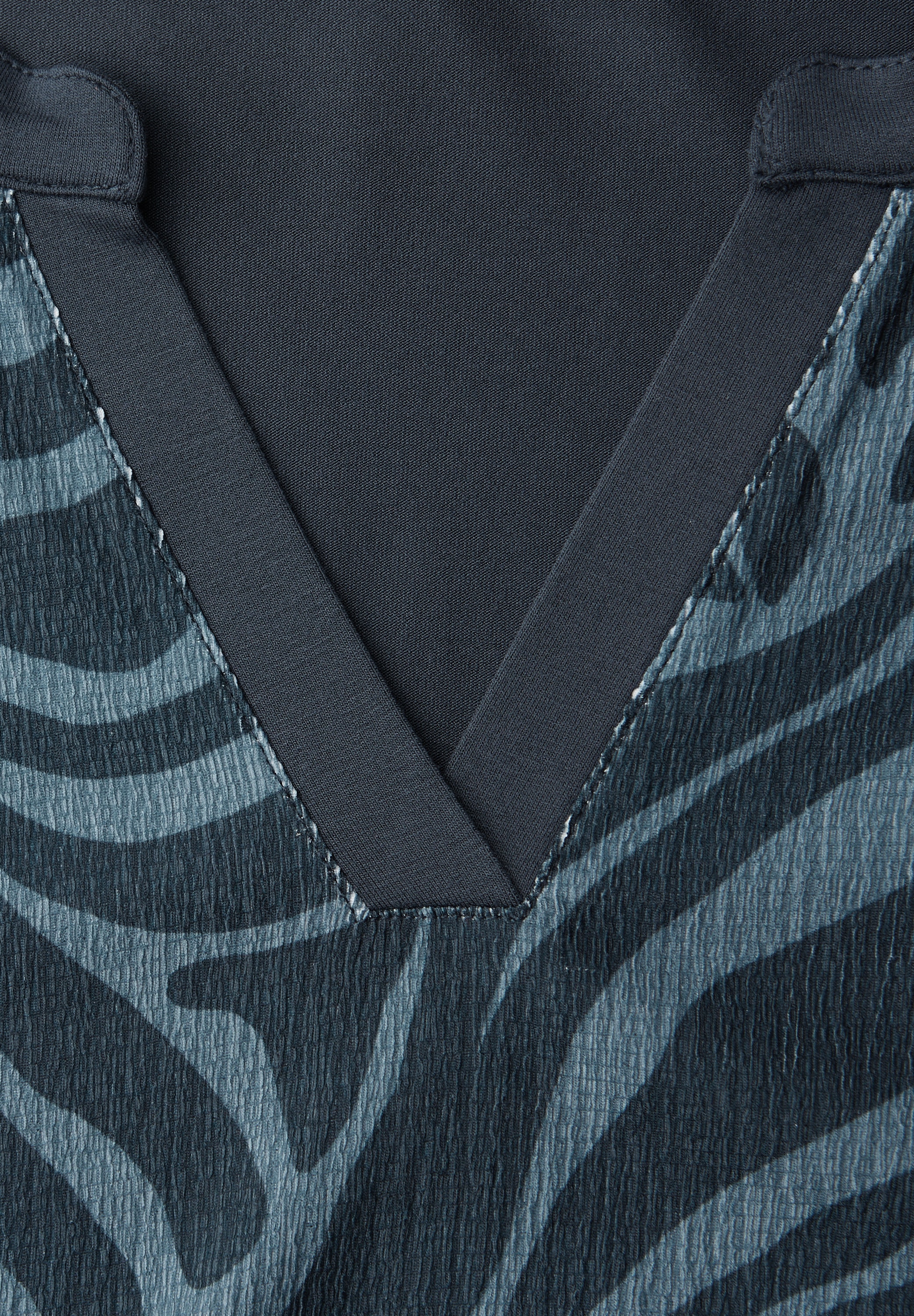 STREET ONE T-Shirt mit geschlitztem Rundhalsausschnitt