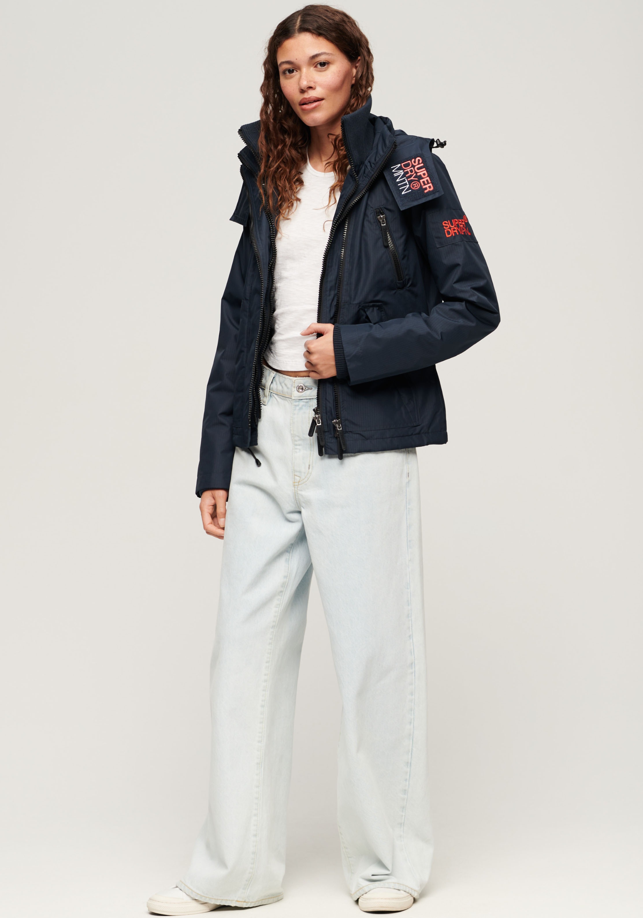 Superdry Outdoorjacke »HOOD MTN WINDBREAKER JKT«, mit Kapuze