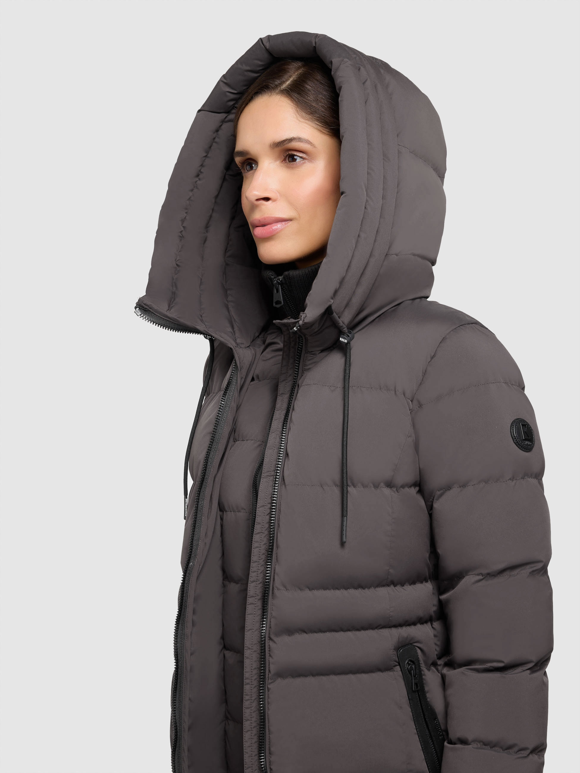 khujo Steppjacke »MATLA« mit Kapuze Reißverschlusstaschen mit Fleecefutter, eine Ärmeltasche