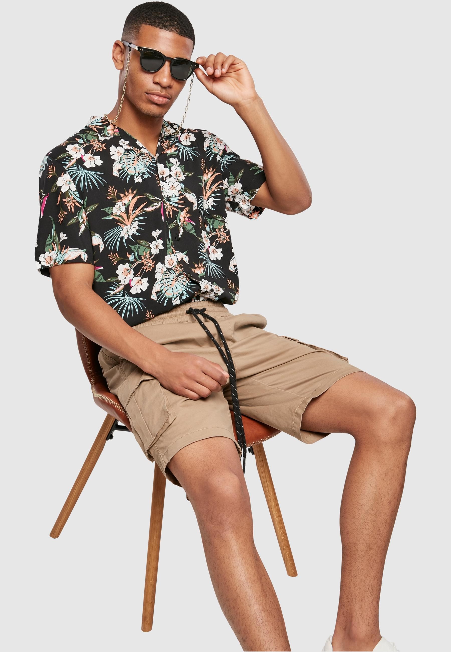 URBAN CLASSICS Stoffhose »Urban Classics Herren Drawstring Cargo Shorts«, (1 tlg.)
