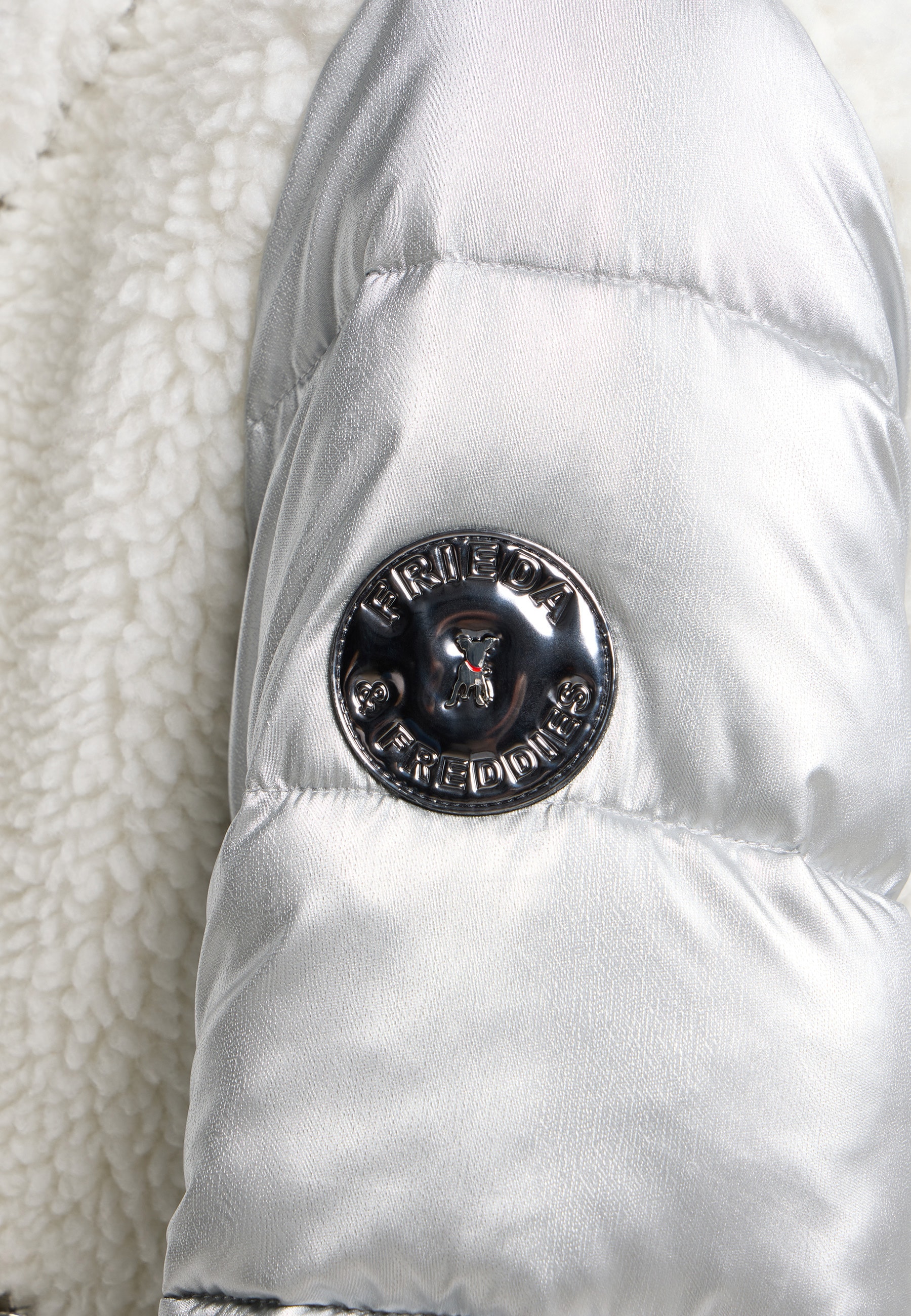 Frieda & Freddies Winterjacke »Fake Fur Jacket / Fiona«, mit dezenten Farbdetails