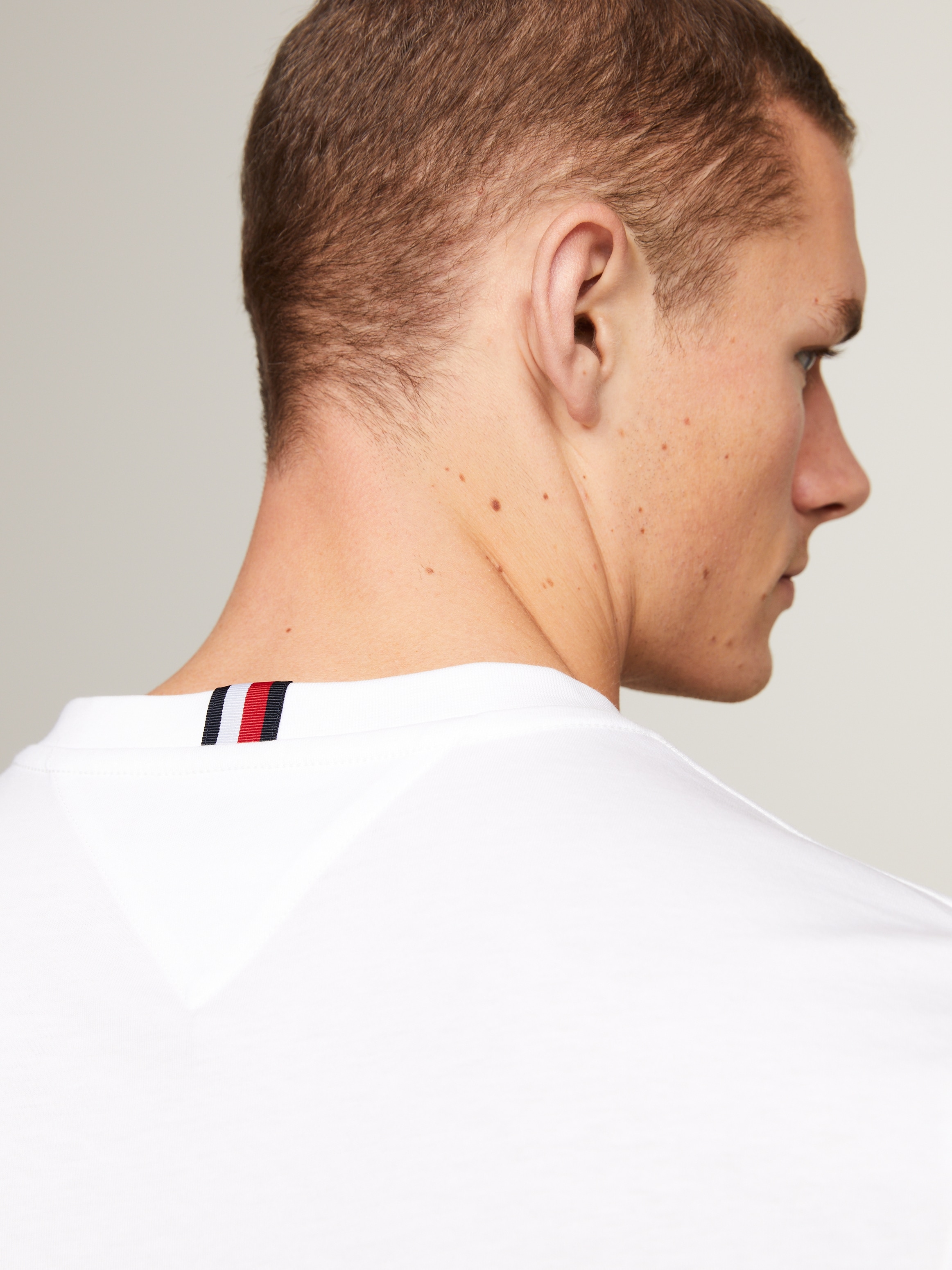 Tommy Hilfiger T-Shirt "HILFIGER TRACK GRAPHIC TEE", mit grafischem Logo günstig online kaufen