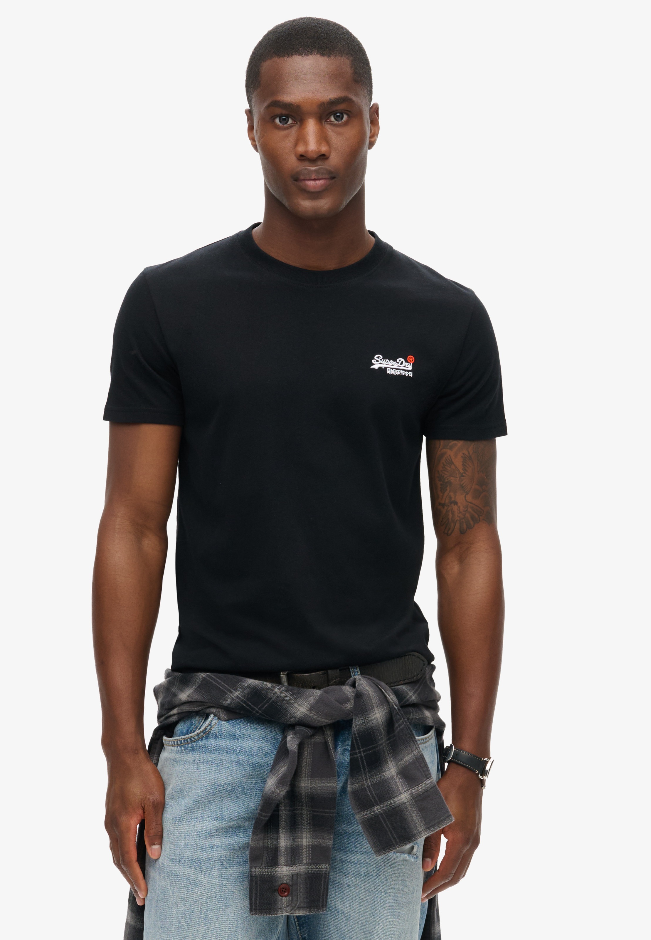 Superdry Rundhalsshirt "ESSENTIAL CONTRAST EMB TEE" Slim Fit, aus Baumwolle und Single Jersey, mit Print, pflegeleicht