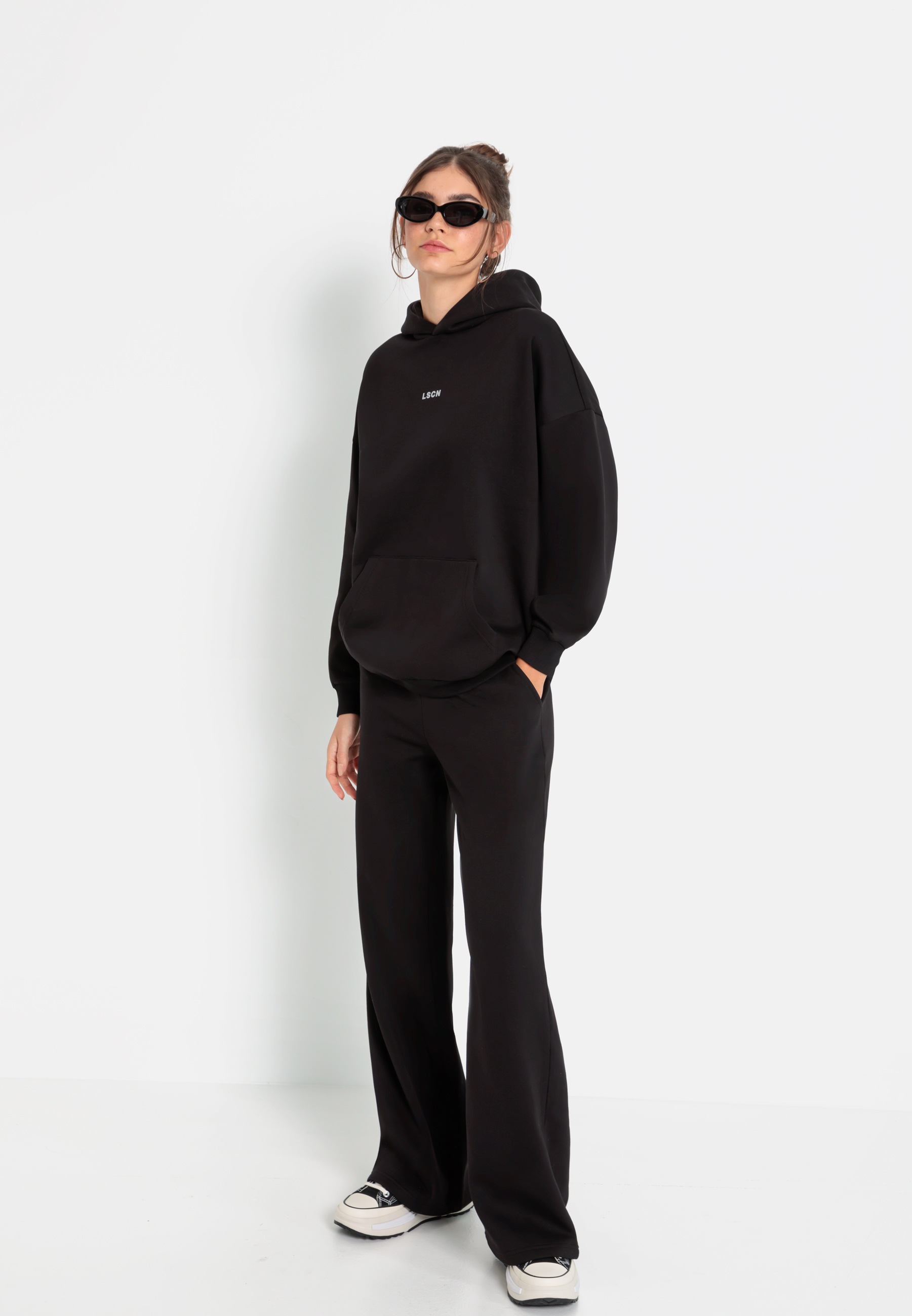 LSCN by LASCANA Hoodie su aufgesetzter Kängurutasche