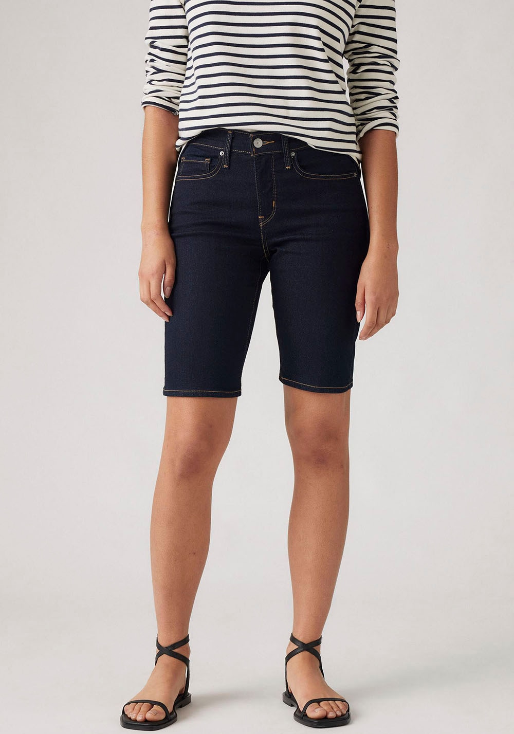 Levis Shorts "SHAPING BERMUDA" Sommerhose im Five-Pocket Style günstig online kaufen