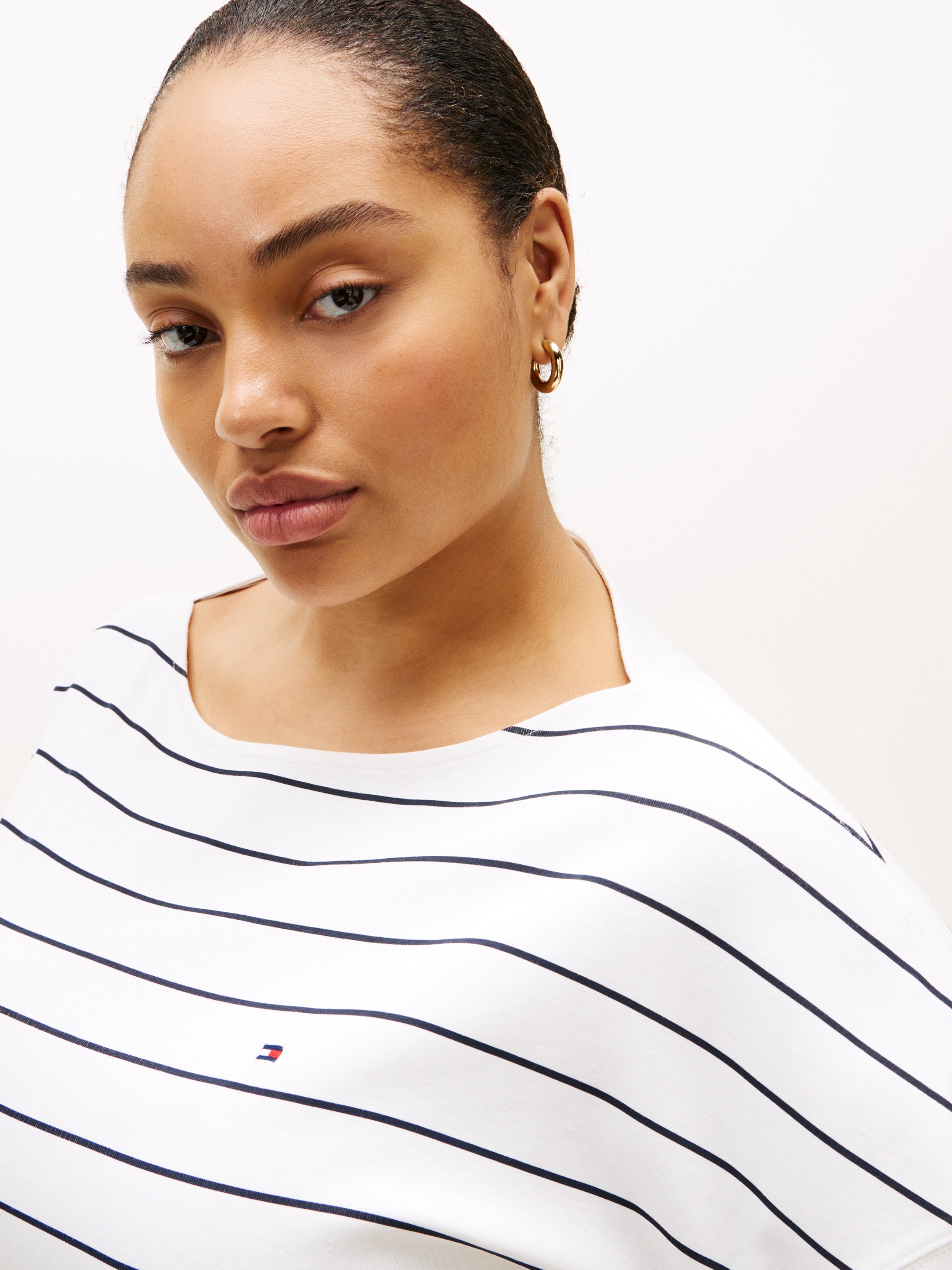 Tommy Hilfiger Curve Kurzarmshirt »CRV MDRN CODY CAP SLV C-NK TEE« in großen Größen