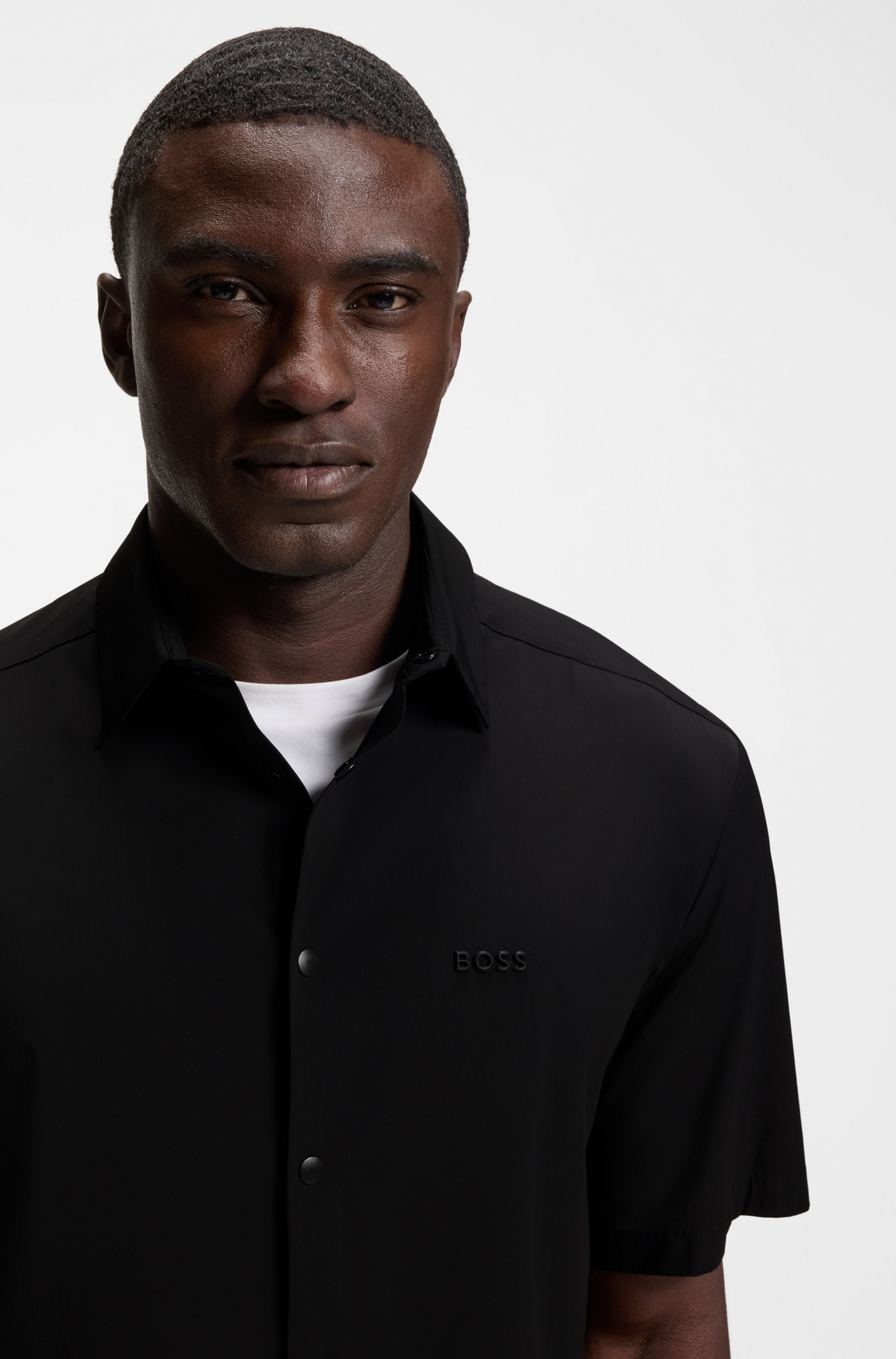 BOSS GREEN Kurzarmhemd Kentkragen, Druckknöpfe, Relaxed Fit