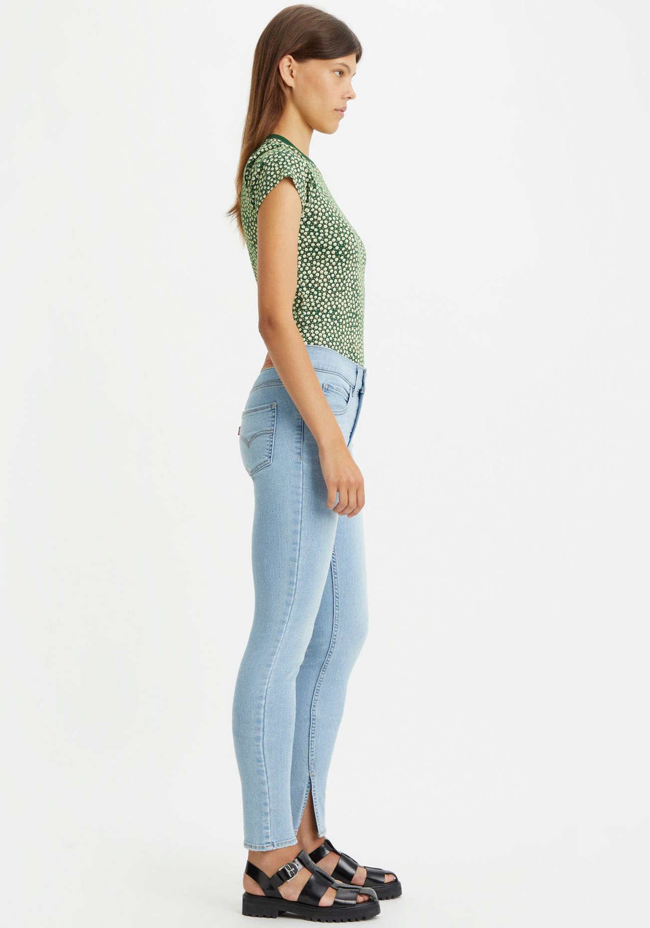 Levi\'s® mit Shaping | Skinny-fit-Jeans BAUR am bestellen »311 Saum online Schlitz Skinny«,