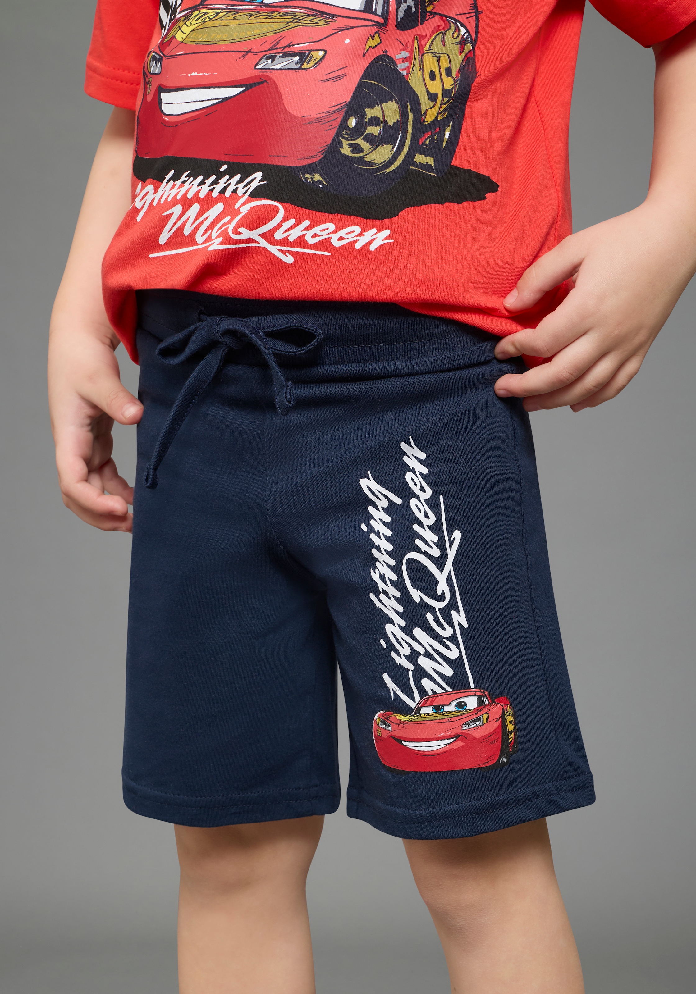 KIDSWORLD Shirt & Shorts »CARS 2tlg. Set T-Shirt+Hose: LIGHTNING MCQUEEN - Disney« Set, 2 tlg. Set, aus Baumwolle. Artikel fällt klein, bitte größer bestellen