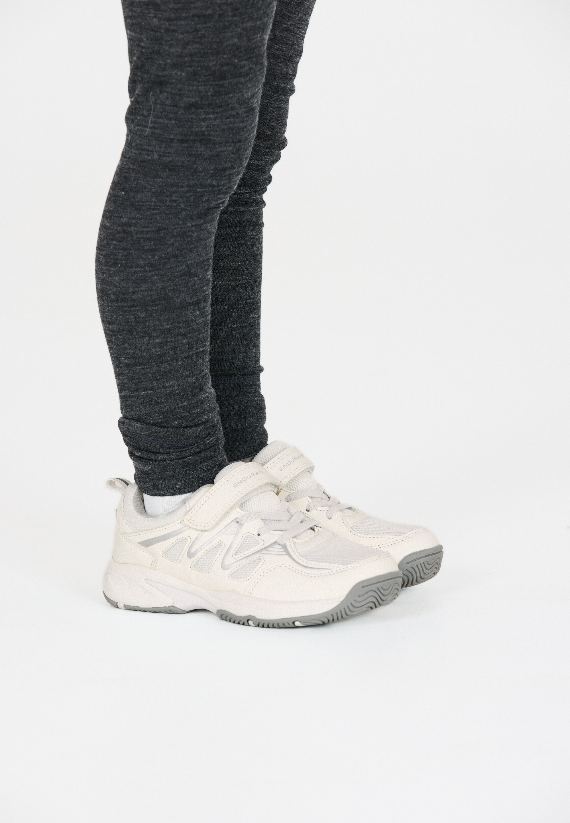 ENDURANCE Indoorschuh »Tasi«, mit praktischer Hallensohle und einfachem Verschluss