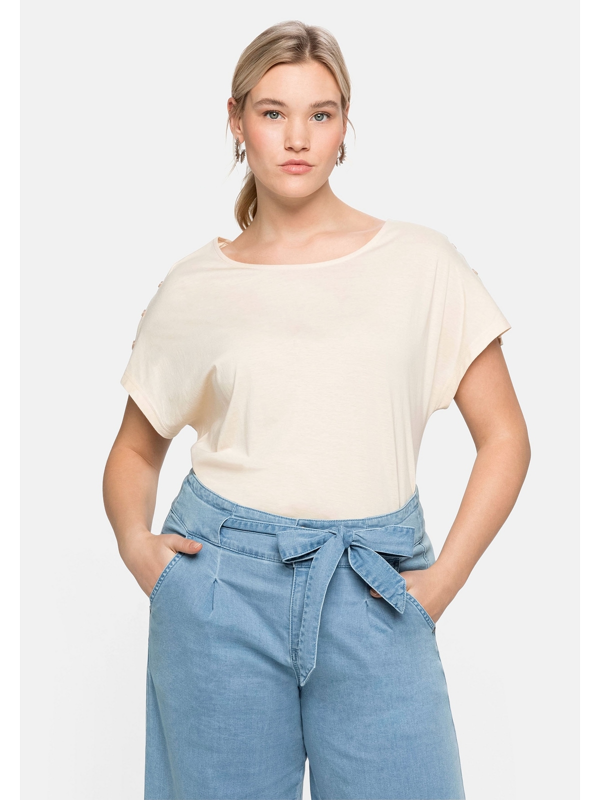 Sheego T-Shirt »Große mit leichter für BAUR offener A-Linie Schulterpartie, kaufen Größen«, | in