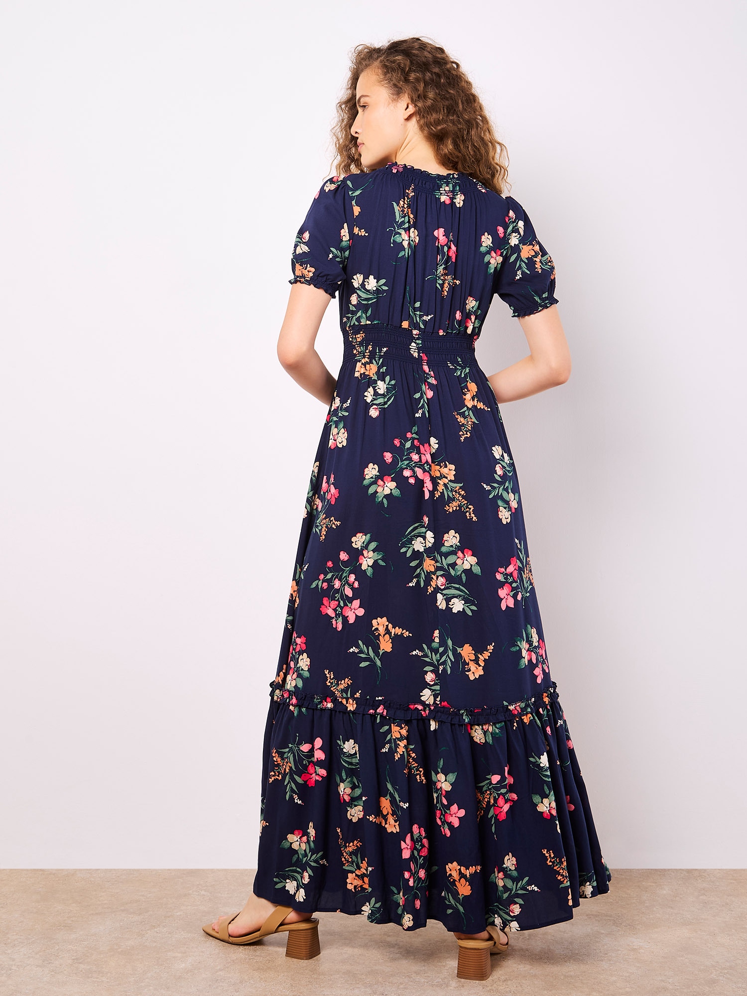 Apricot Maxikleid »Maxikleid in Aquarelloptik« mit Smockdetails