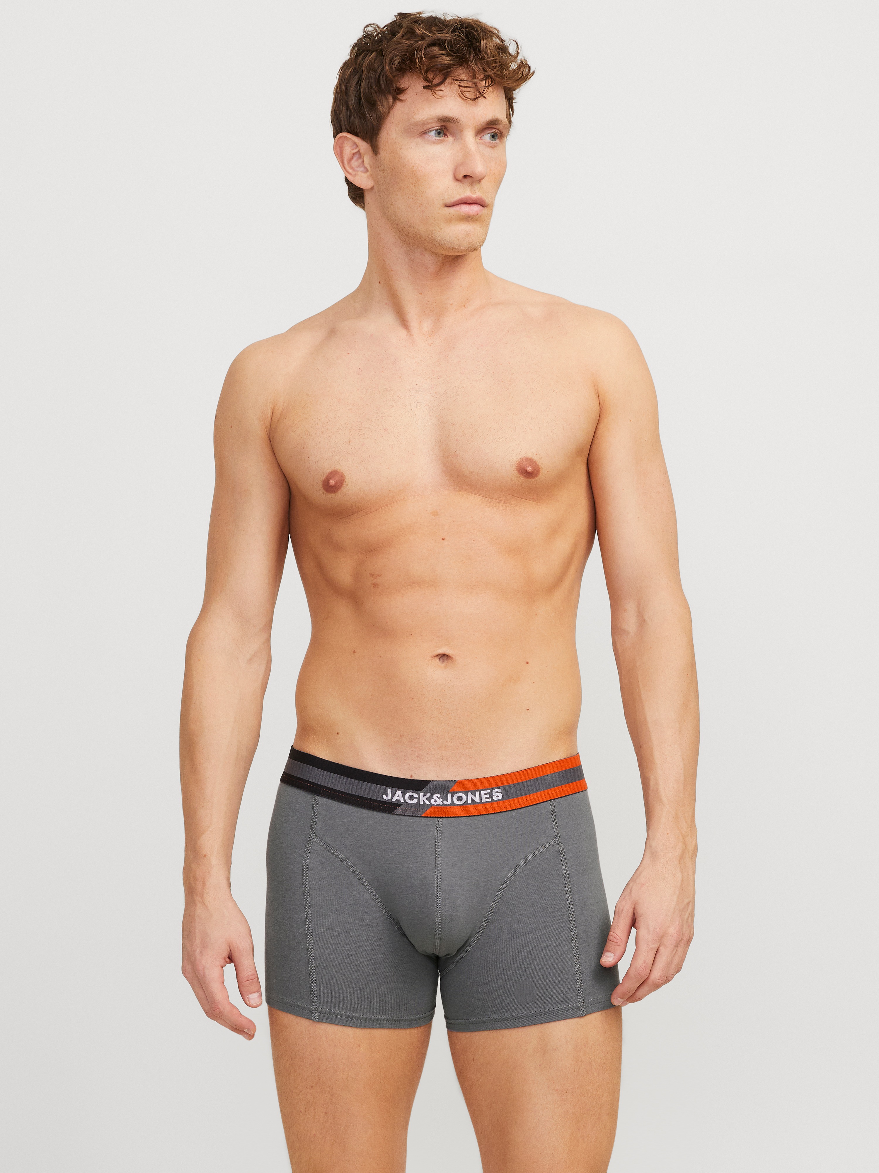 Thumbnail - Jack & Jones Trunk "JACSTEVE SOLID TRUNKS 3 PACK SN", 3 Stk. mit Logo Schriftzug
