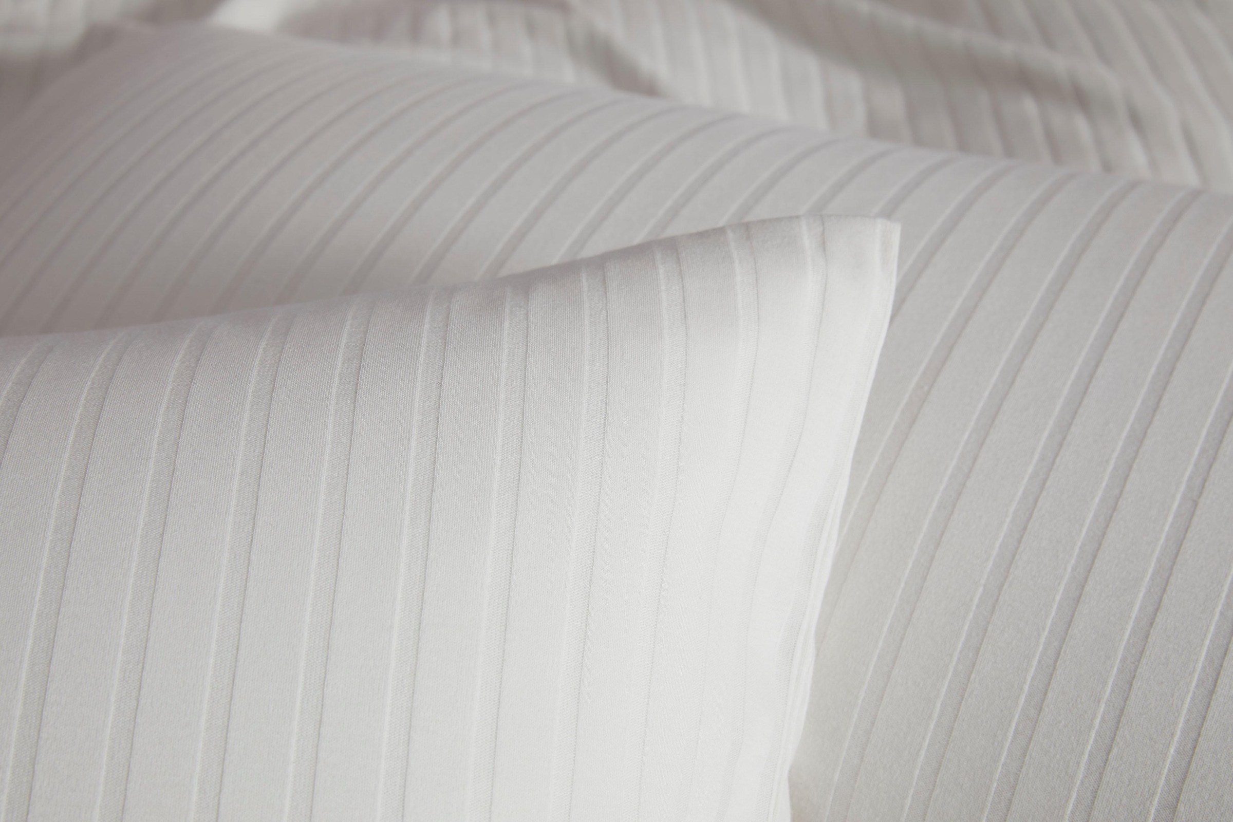 Elegante Bettwäsche »Solid Stripe«, angenehmes Hautgefühl
