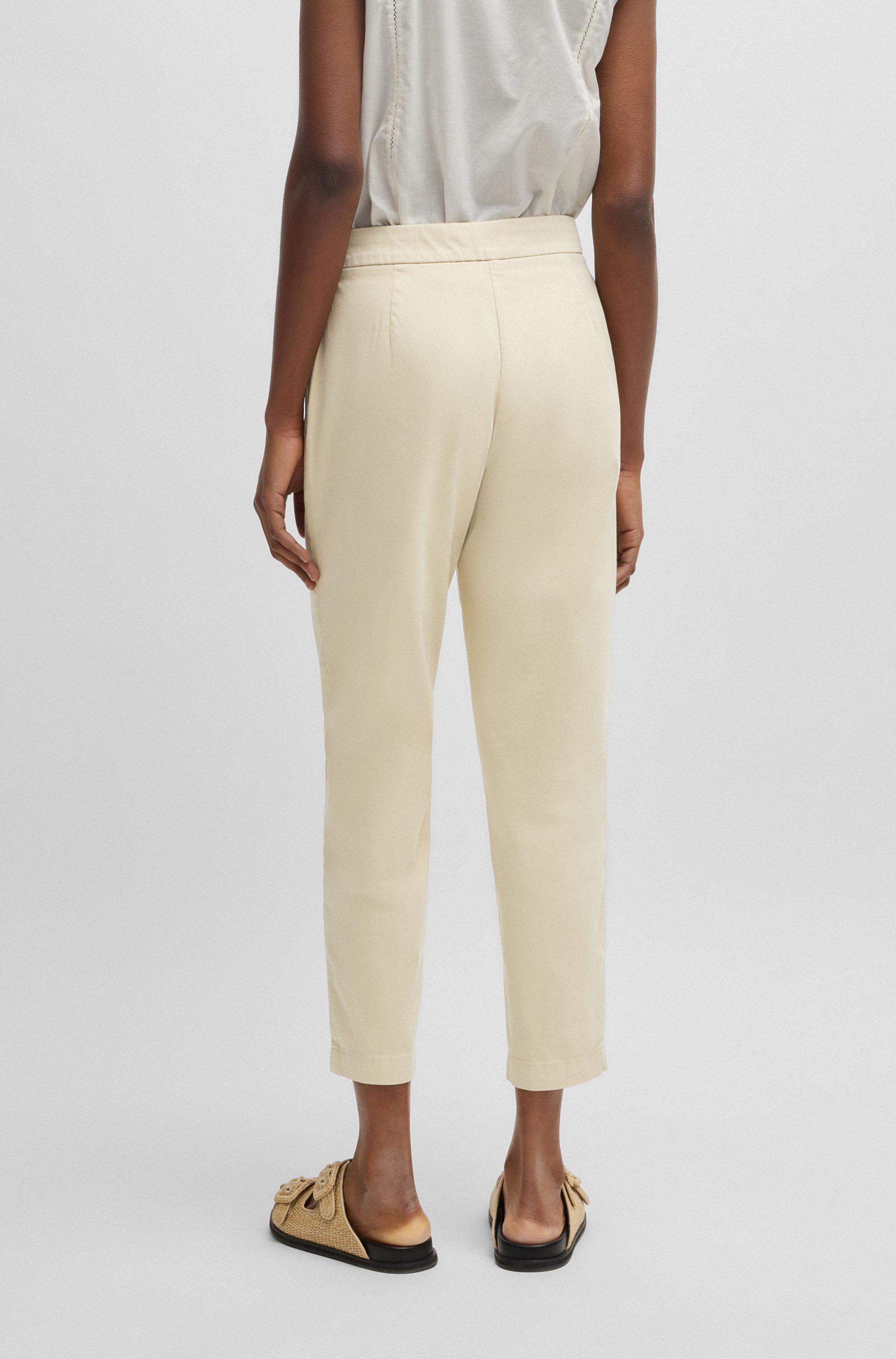 BOSS ORANGE Chinohose »Taschina-D Premium Damenmode«, mit Logo-Knopf
