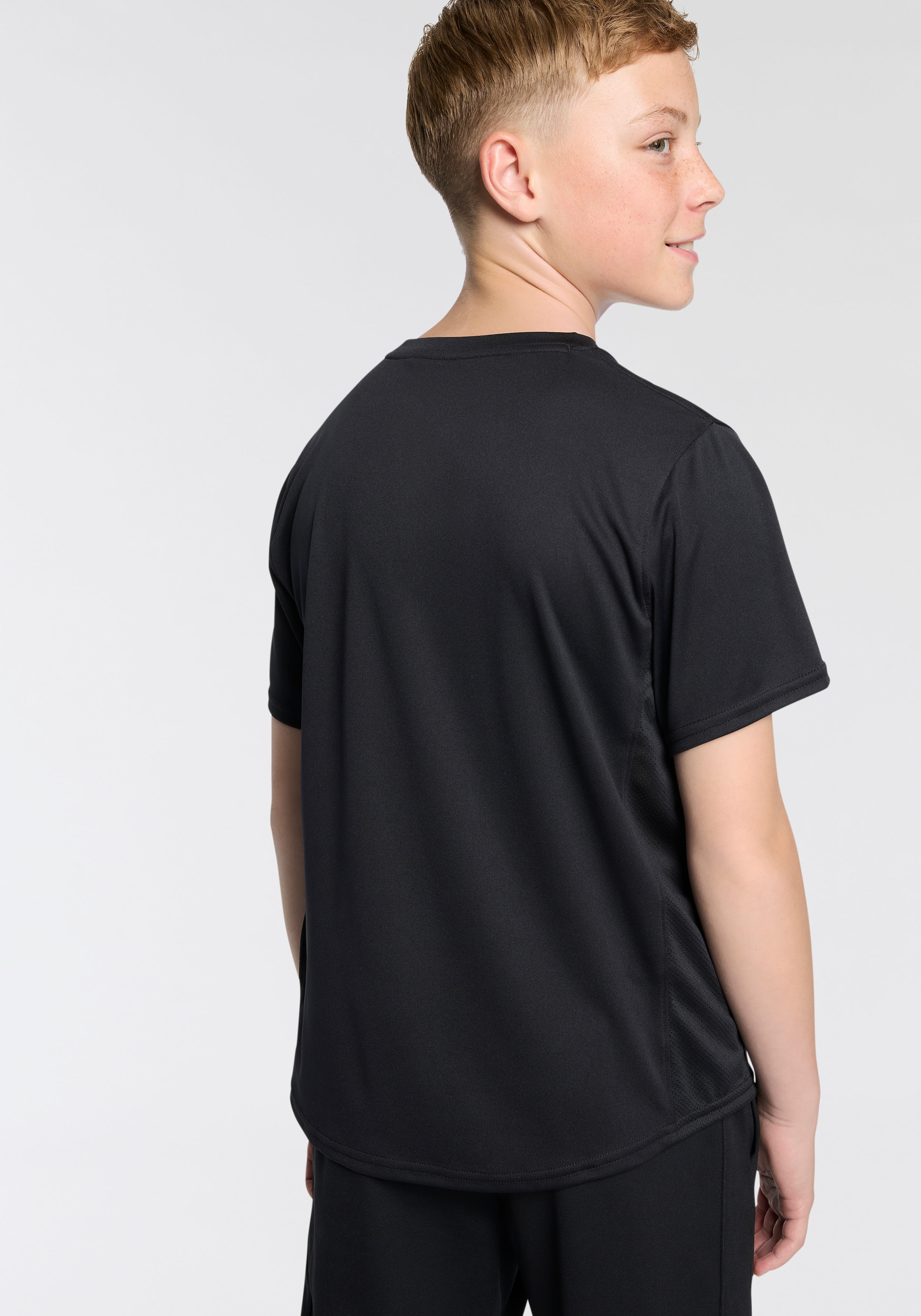 Under Armour® T-Shirt »CHALLENGER«, (1 tlg.), Für Kinder