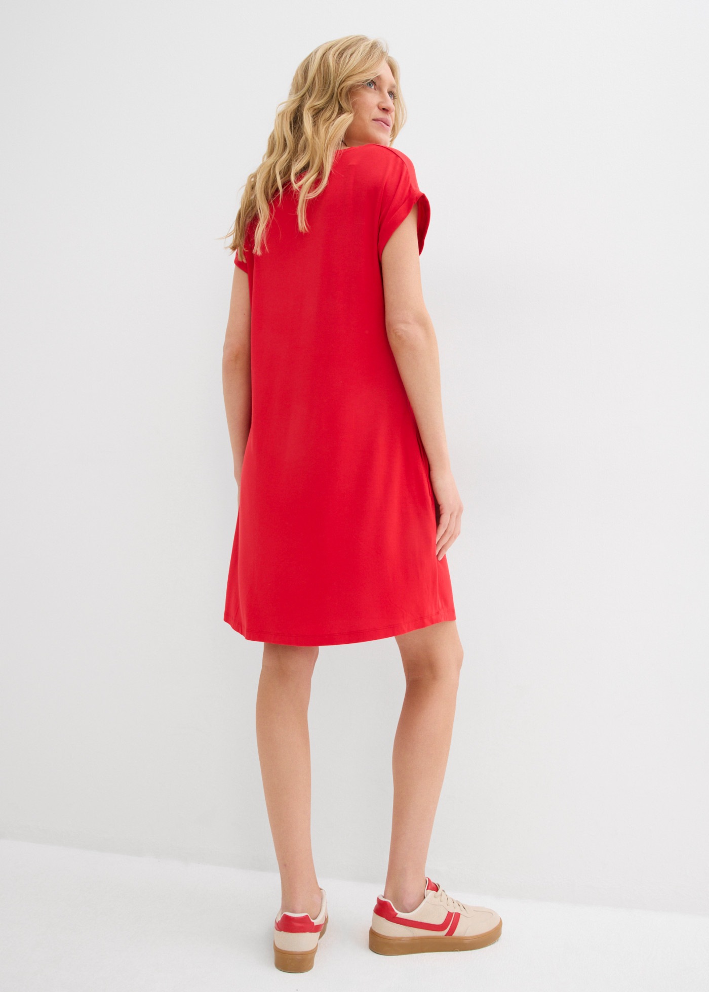 bonprix Jerseykleid lockere Passform, aus Viskose und Elasthan, mit Rundhalsausschnitt