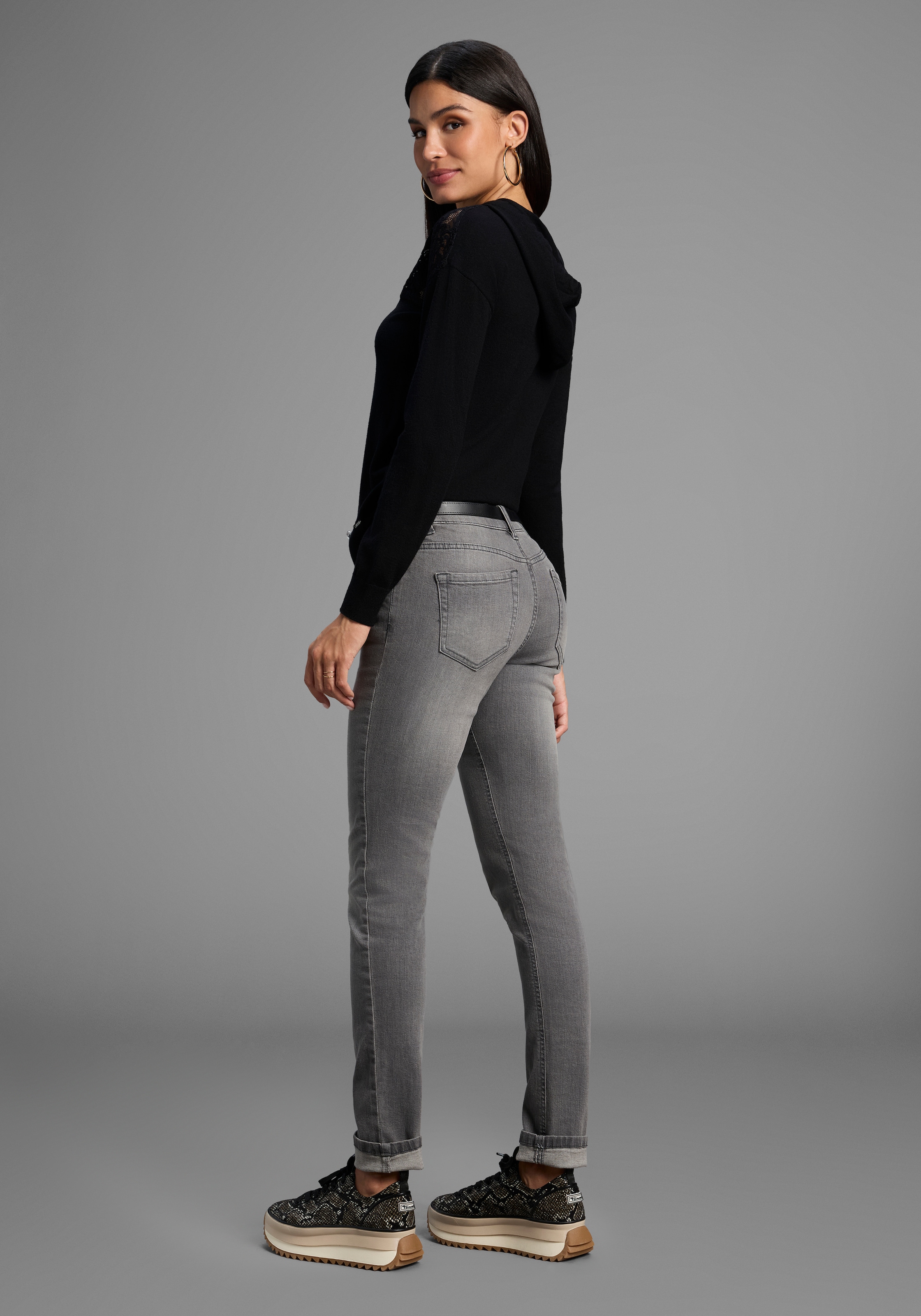 Arizona Slim-fit-Jeans »Bund mit seitlichem Gummizugeinsatz«, schmale Passform, Röhrenjeans, Used-Waschung, hohe Leibhöhe