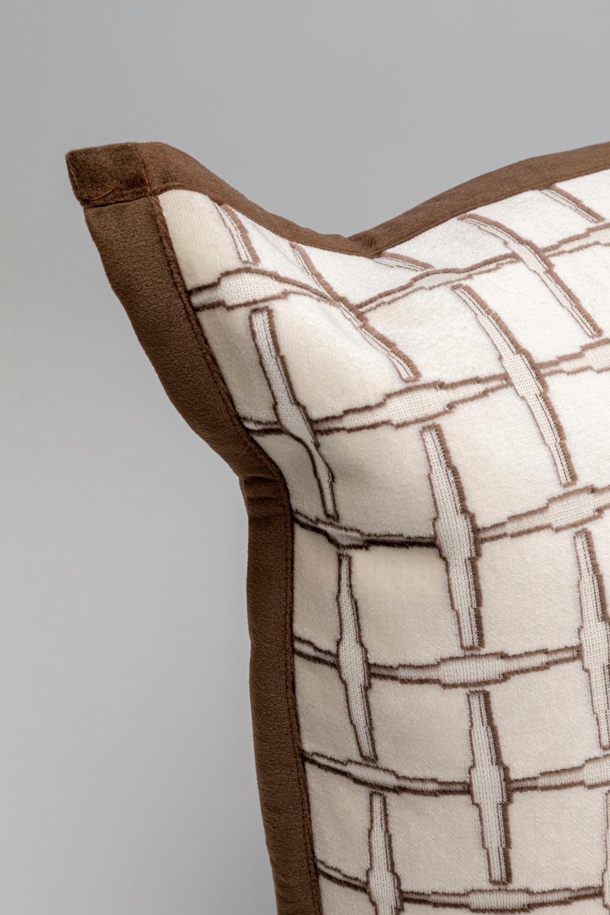 Kare Design Dekokissen »Chain, Kissenhülle mit Füllung, 45x45 cm« stützt Kopf und Nacken angenehm und sorgt für erholsamen Schlaf