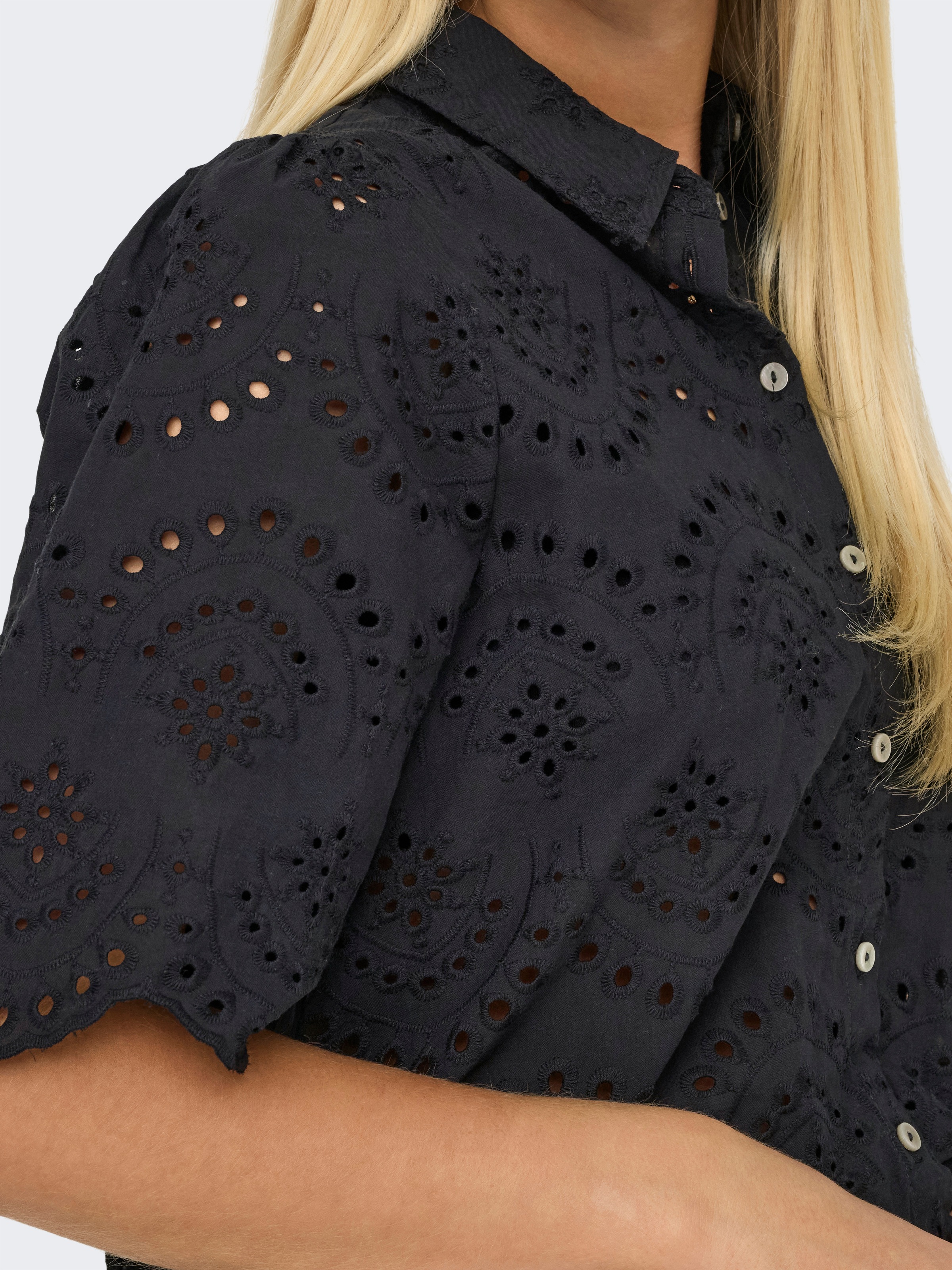 ONLY Spitzenbluse "ONLVALAIS S/S SHIRT WVN NOOS" Baumwolle, loose fit günstig online kaufen