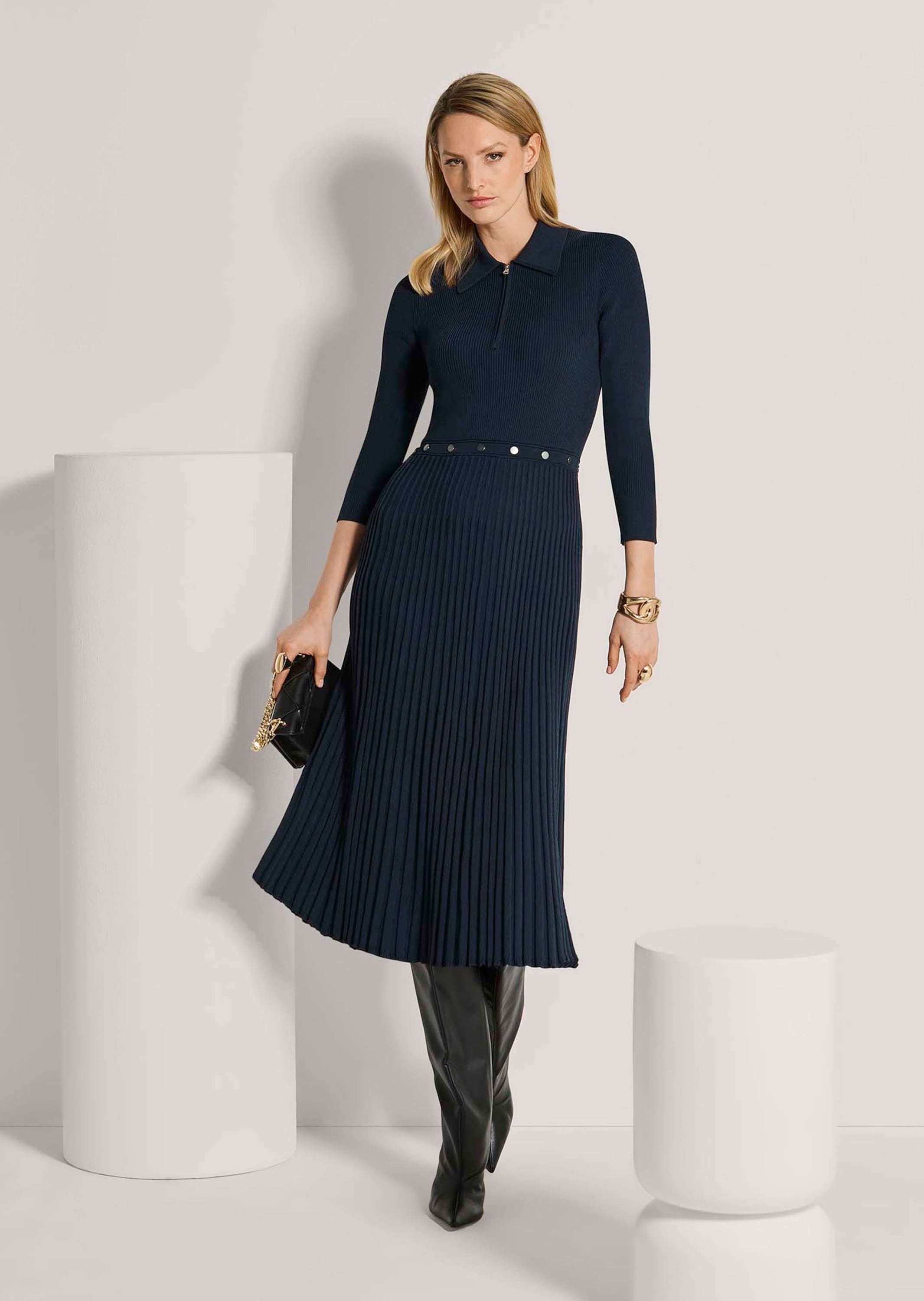 MADELEINE Strickkleid »Kleid Strickkleid mit Plissee & Taillenband« Ohne Tasche
