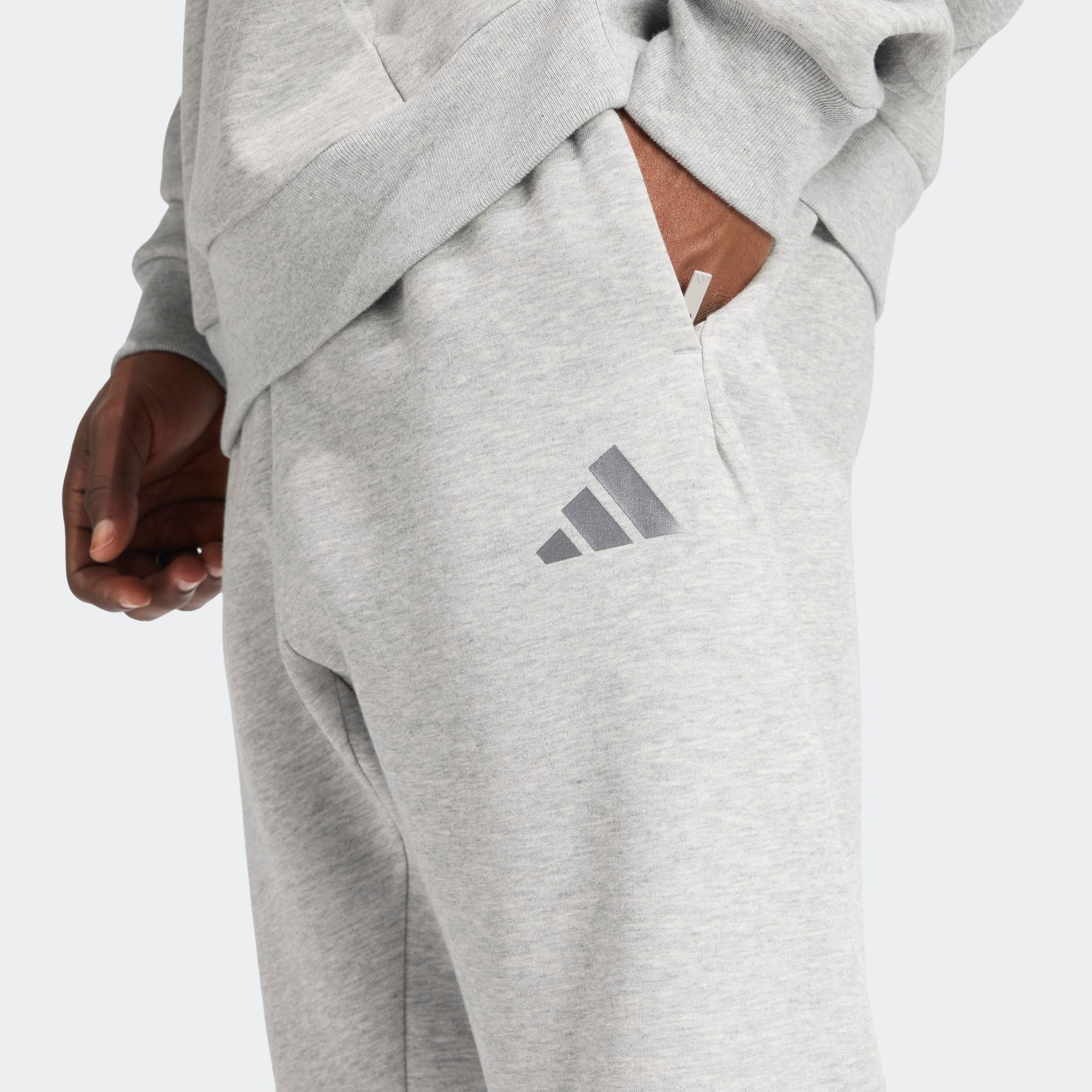 Sporthose ADIDAS SPORTSWEAR "FUTURE ICONS 3-STREIFEN", Herren, Gr. M, N-Gr, grau (medium grau heather, normal, gr.), Obermaterial: 67% Polyester, 33% Baumwolle, Hosen Sporthose 3