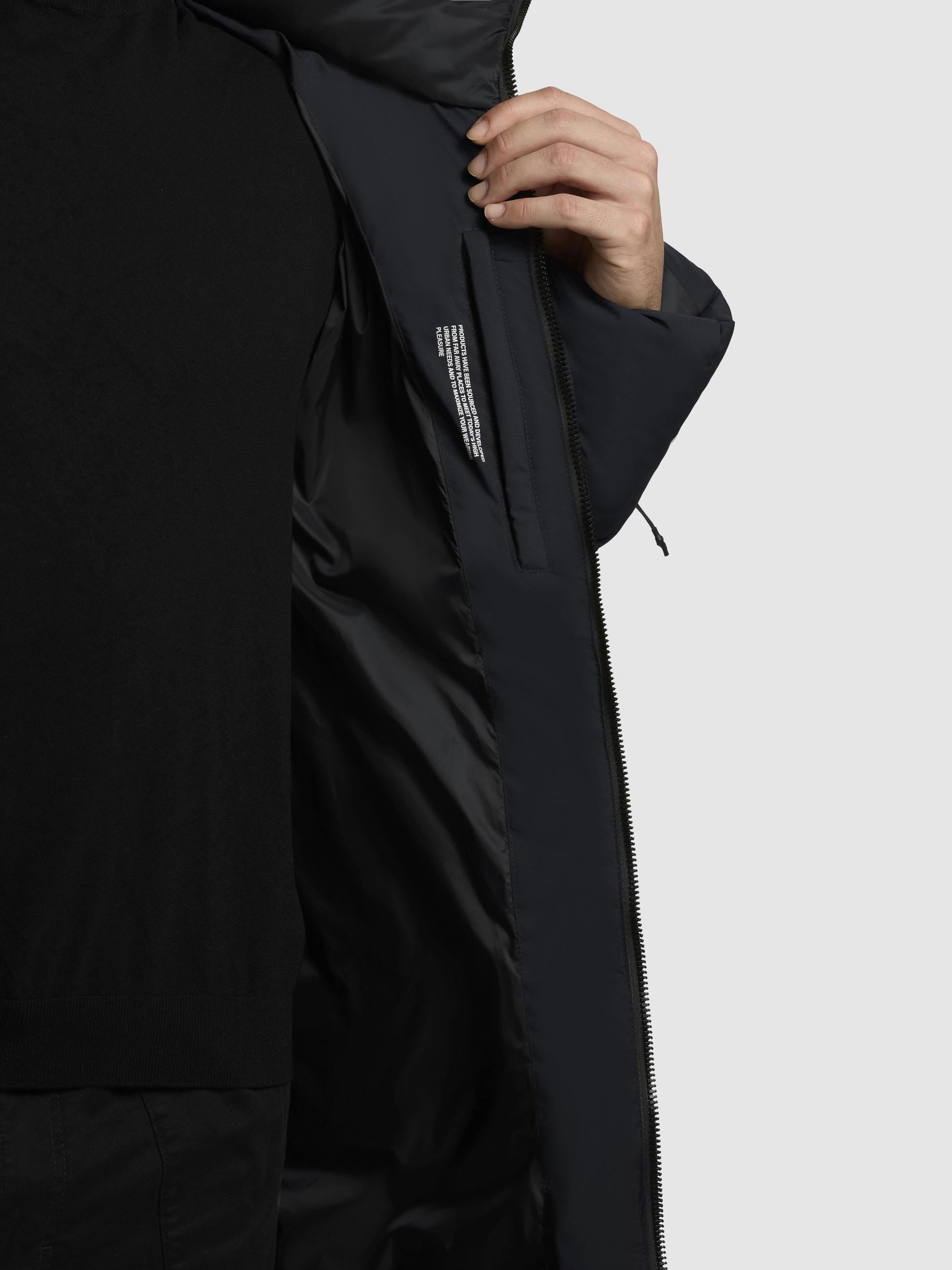 khujo Steppmantel »Rigo Matt-YM« Warmer Herren Puffermantel mit Rucksack-Trägern