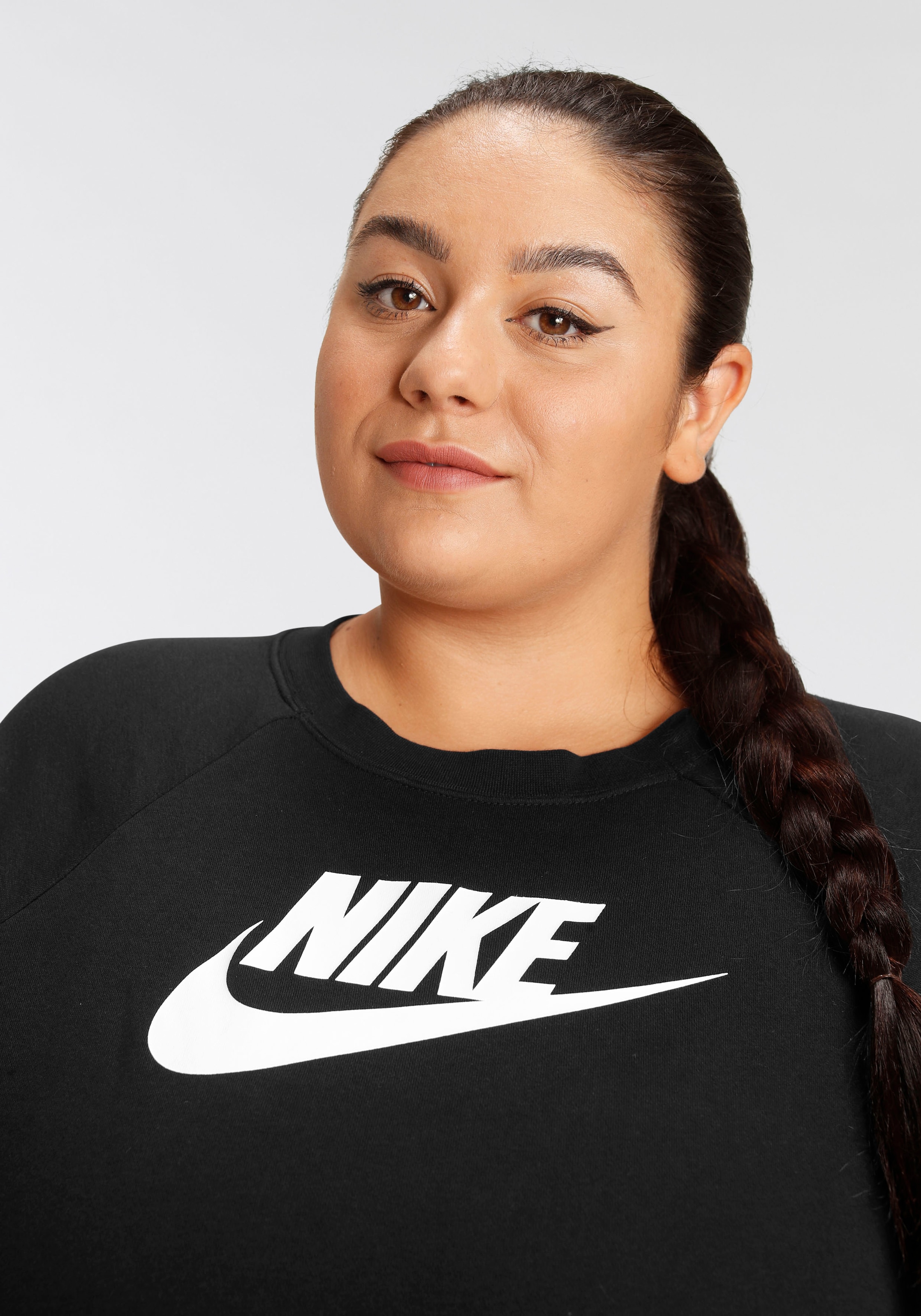 Nike Sportswear Sweatshirt »ESSENTIAL WOMENS FLEECE CREW (PLUS SIZE)«