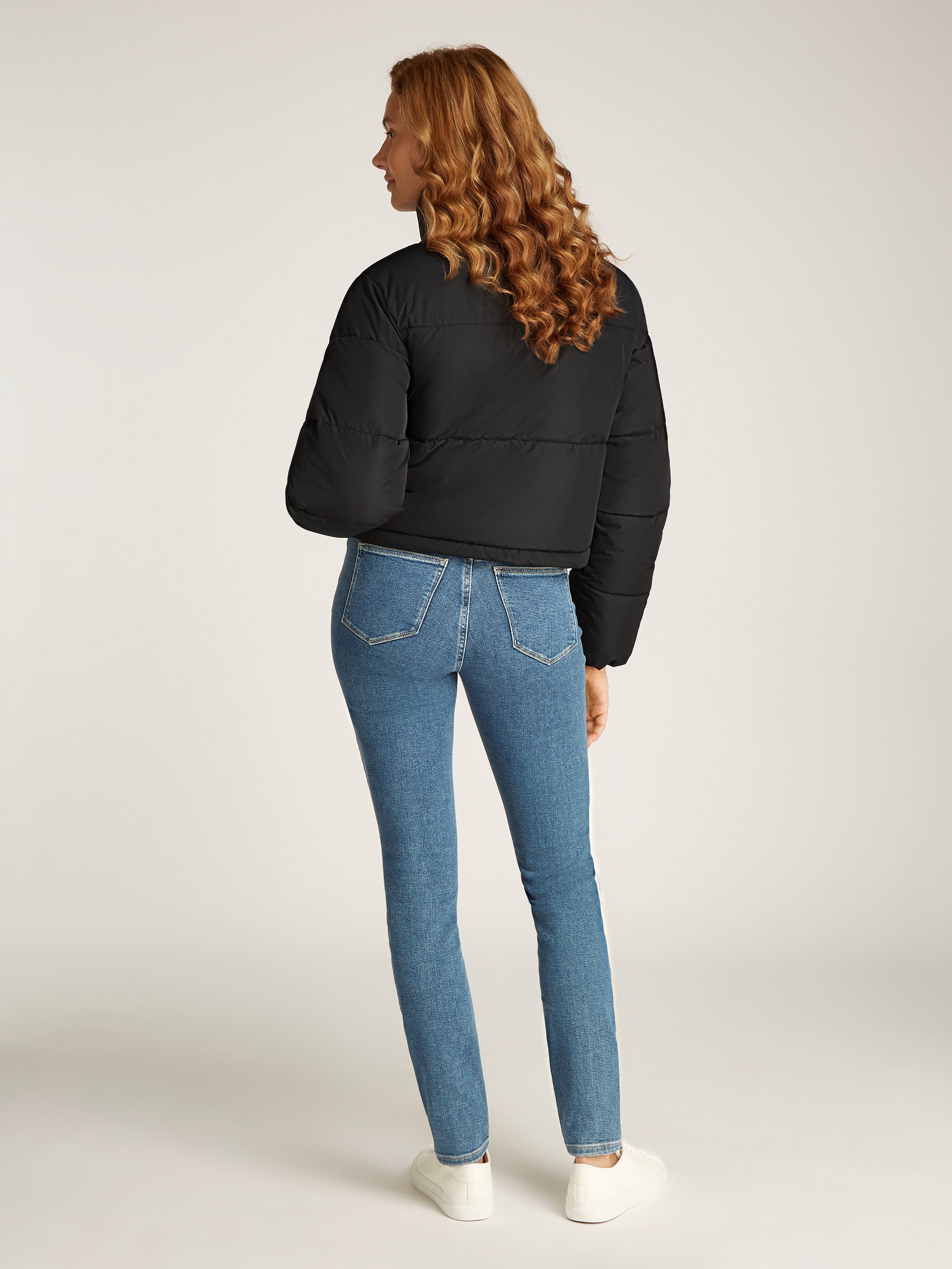 Calvin Klein Jeans Outdoorjacke »MATTE CROPPED ND PUFFER«, mit Kapuze, mit Logoprägung