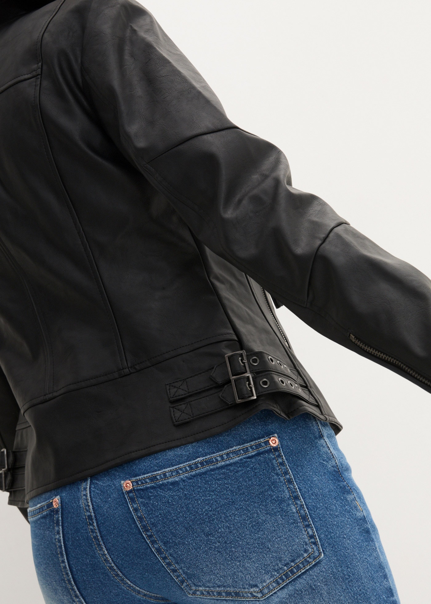 bonprix Lederimitatjacke Lederimitat-Jacke im Bikerstil