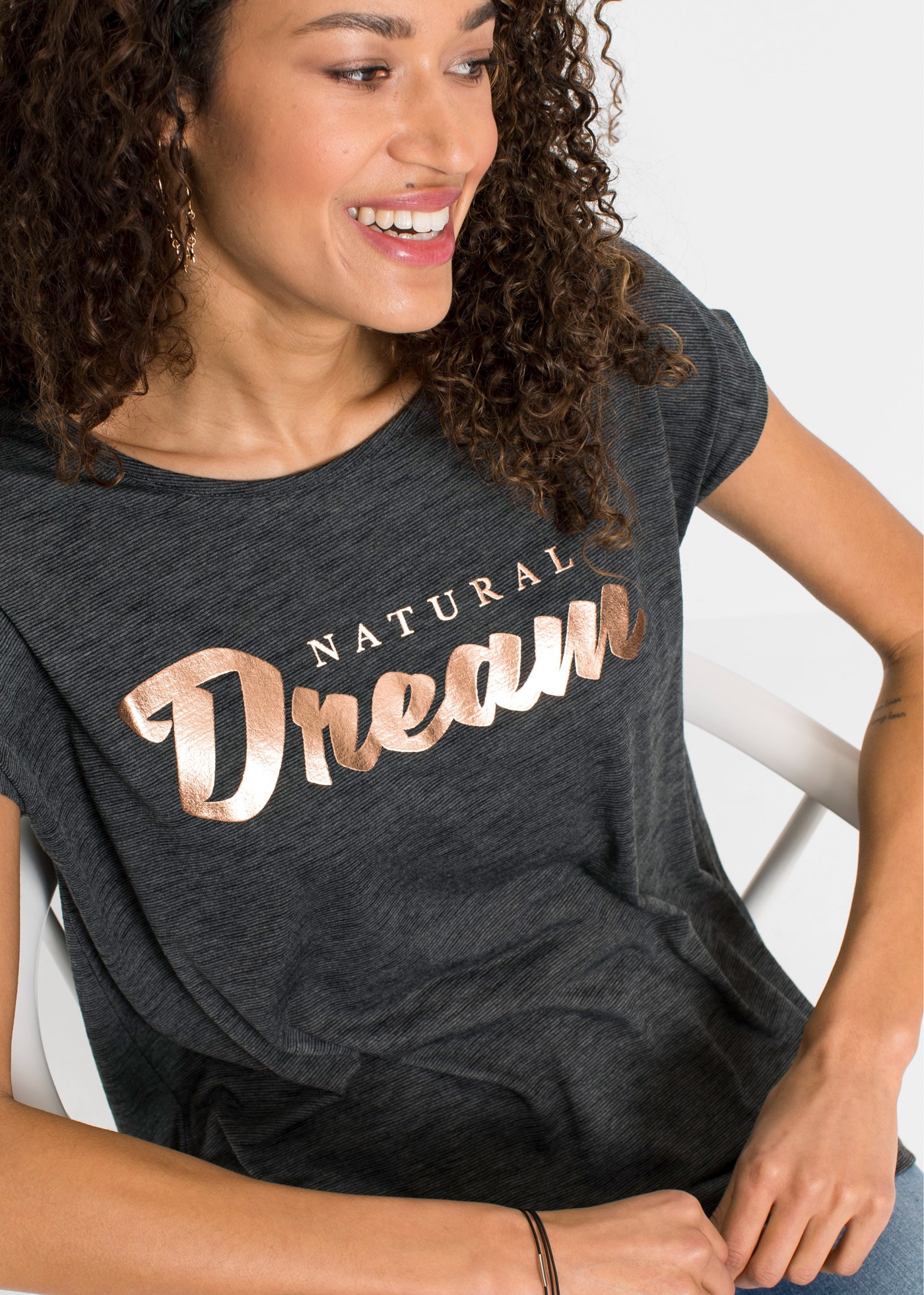 bonprix Longshirt »Longshirt aus Viskose-Mix« Oversize Passform, Kurzarm-Design, aus Viskose-Mix