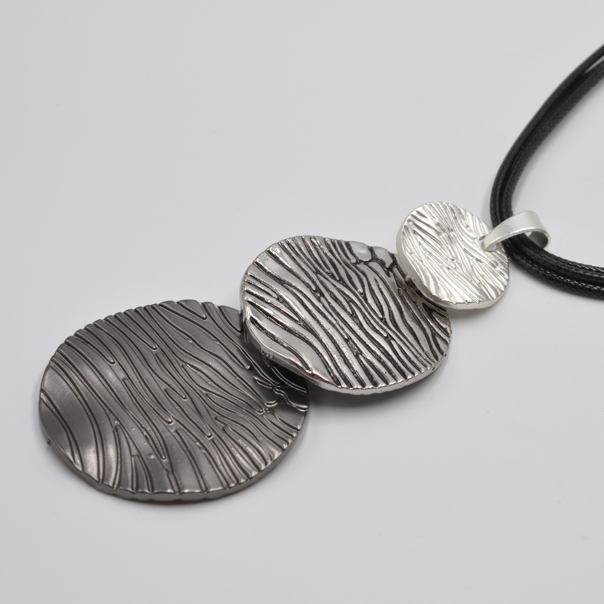 Steuer Kette mit Anhänger »Metall glanz Lederband«