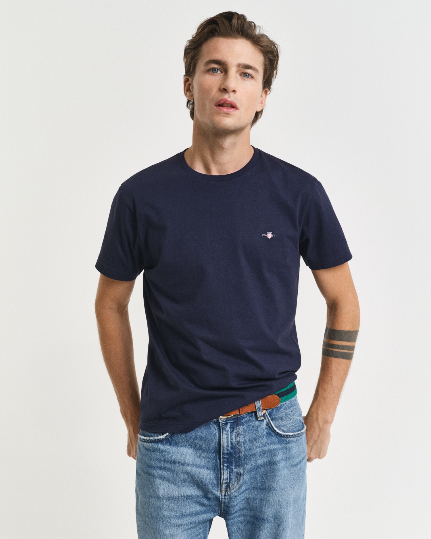Gant T-Shirt "SLIM SHIELD SS T-SHIRT", mit Logostickerei auf der Brust günstig online kaufen