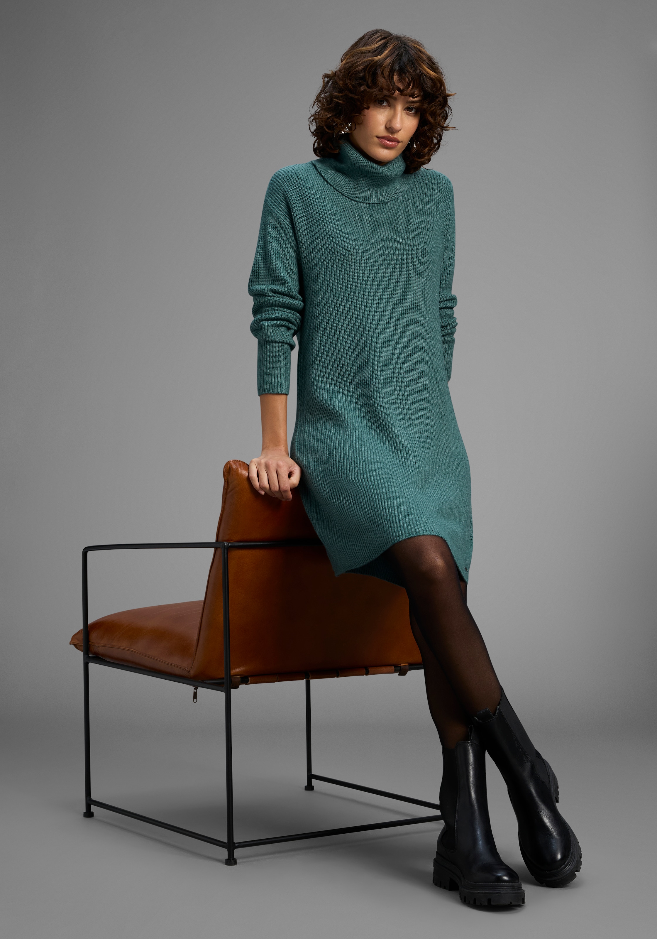 Laura Scott Strickkleid, aus Grobstrick mit Rollkragen - NEUE KOLLEKTION