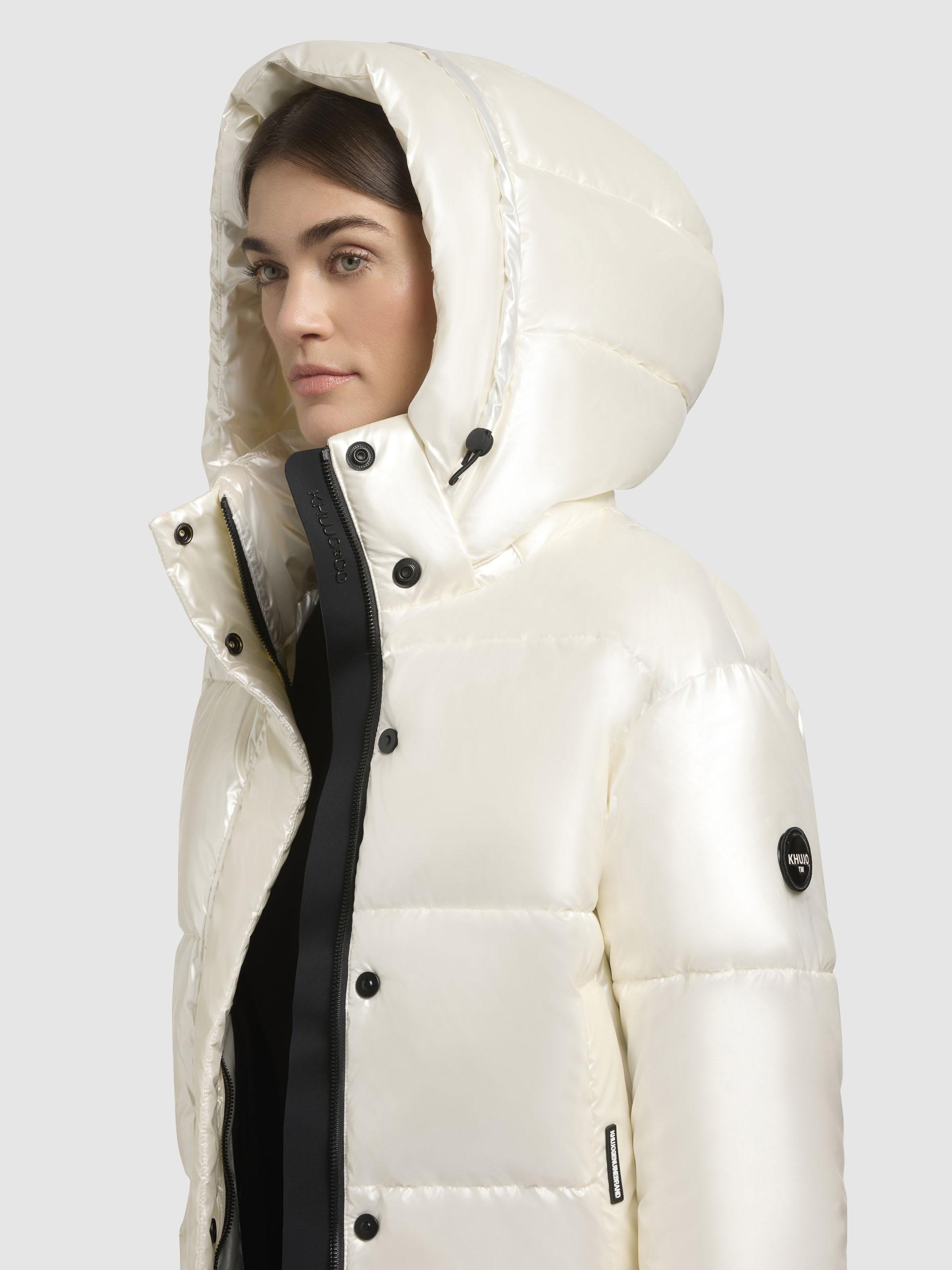 khujo Steppjacke »Devina Shiny-YM«, mit Kapuze, Glänzende kurze Winterjacke für Damen