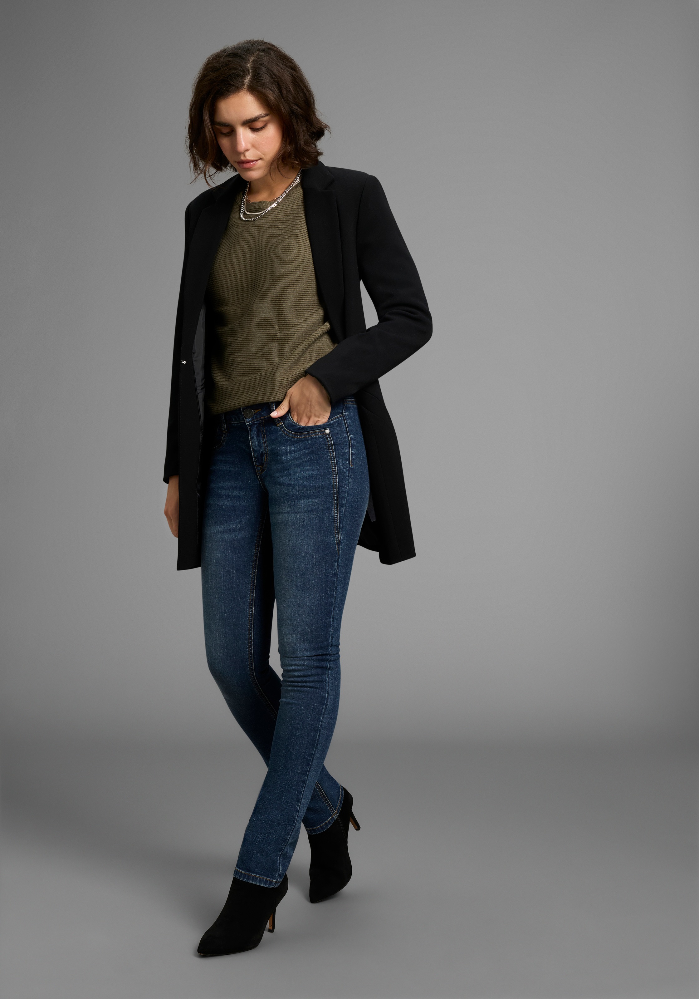 Arizona Comfort-fit-Jeans »mit Keileinsätzen«, niedrige Leibhöhe