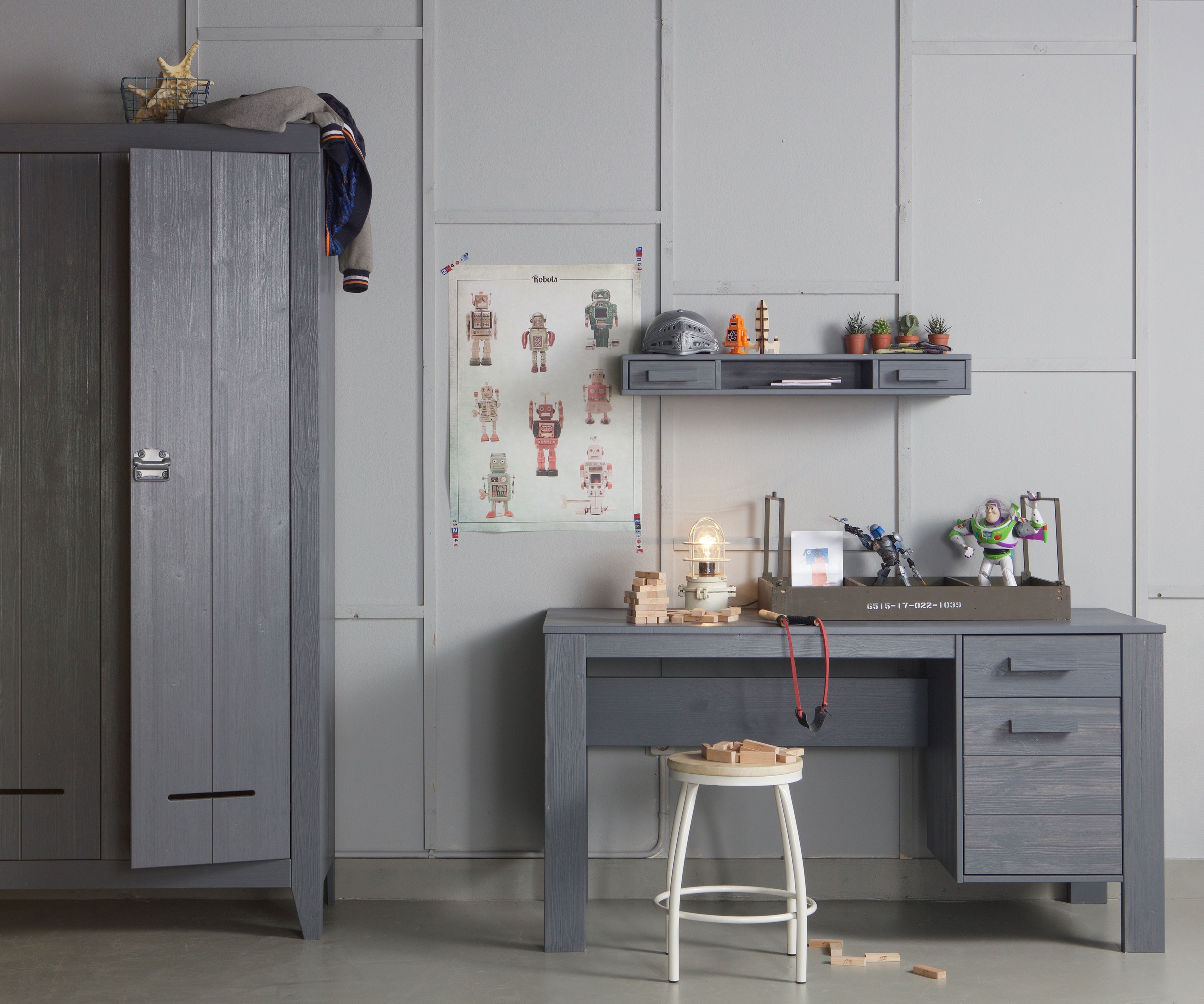 WOOOD Schreibtisch »Julius FSC®-Kiefernholz, gebürstet, mit zwei Schubladen 141x59x74 cm« Gebürstete Oberfläche, sichtbare Maserung, wasserbasiert lackiert
