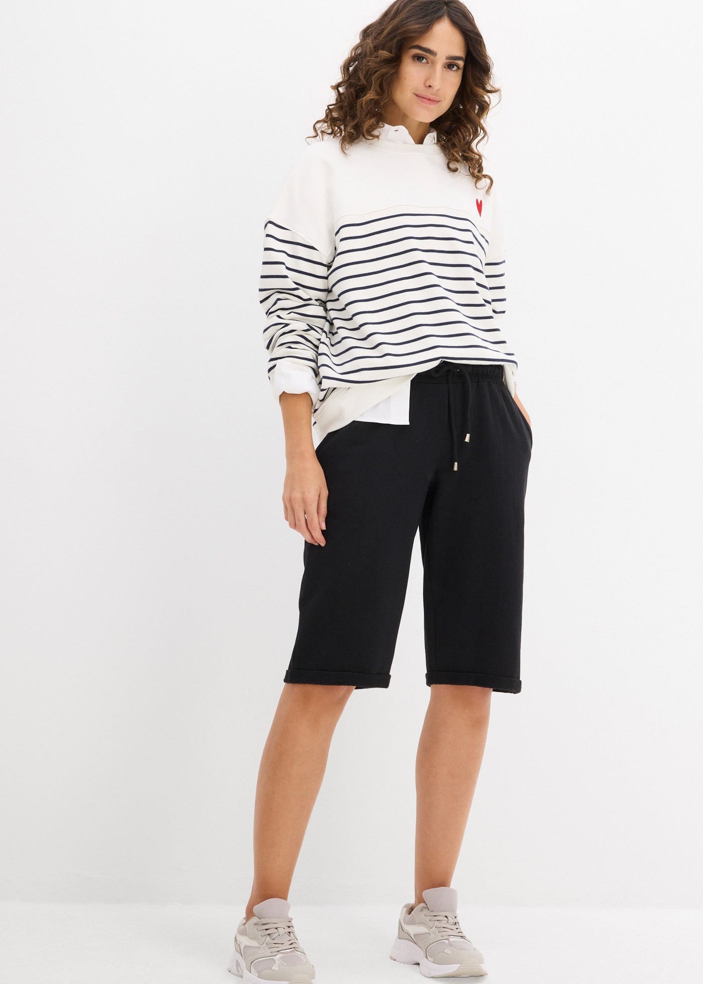 bonprix Sweatshirt , Oversize Passform, gestreiftes Design im bretonischen Stil
