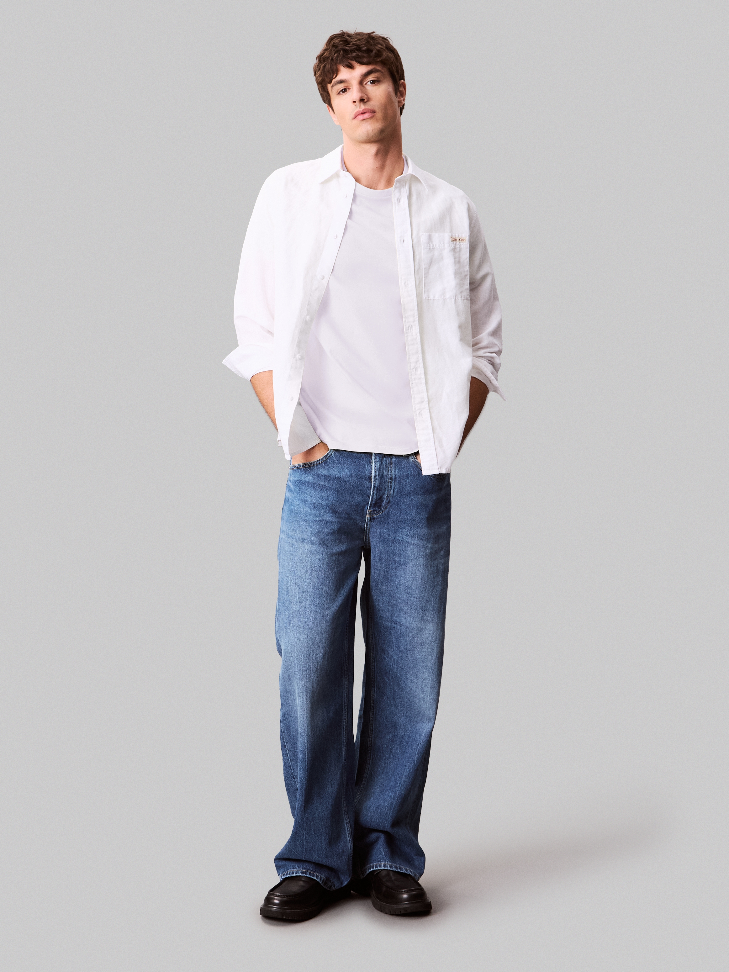 Calvin Klein Jeans T-Shirt »SS SMOOTH CTTN SOLID CREWNK TEE«, mit Logo