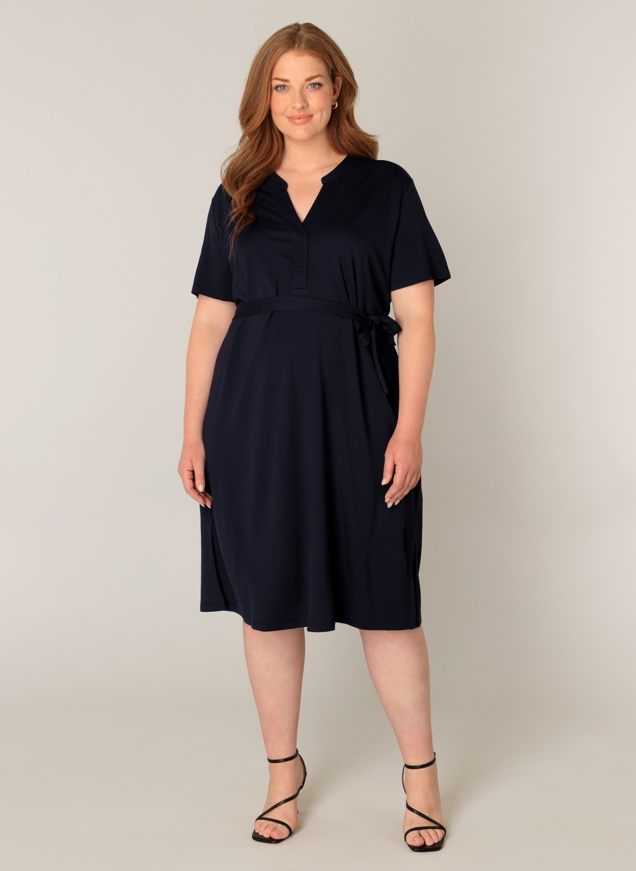 Base Level Curvy Sommerkleid, mit Bindegürtel