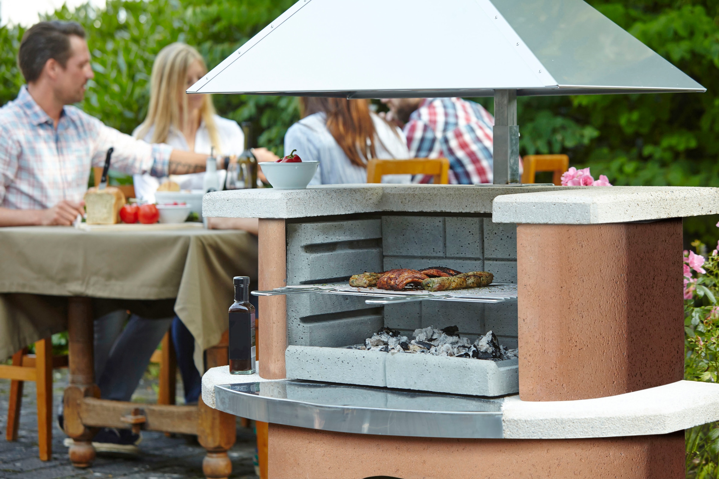 Buschbeck Grillkamin Kampen Terracotta-Weiß mit Edelstahlhaube günstig online kaufen